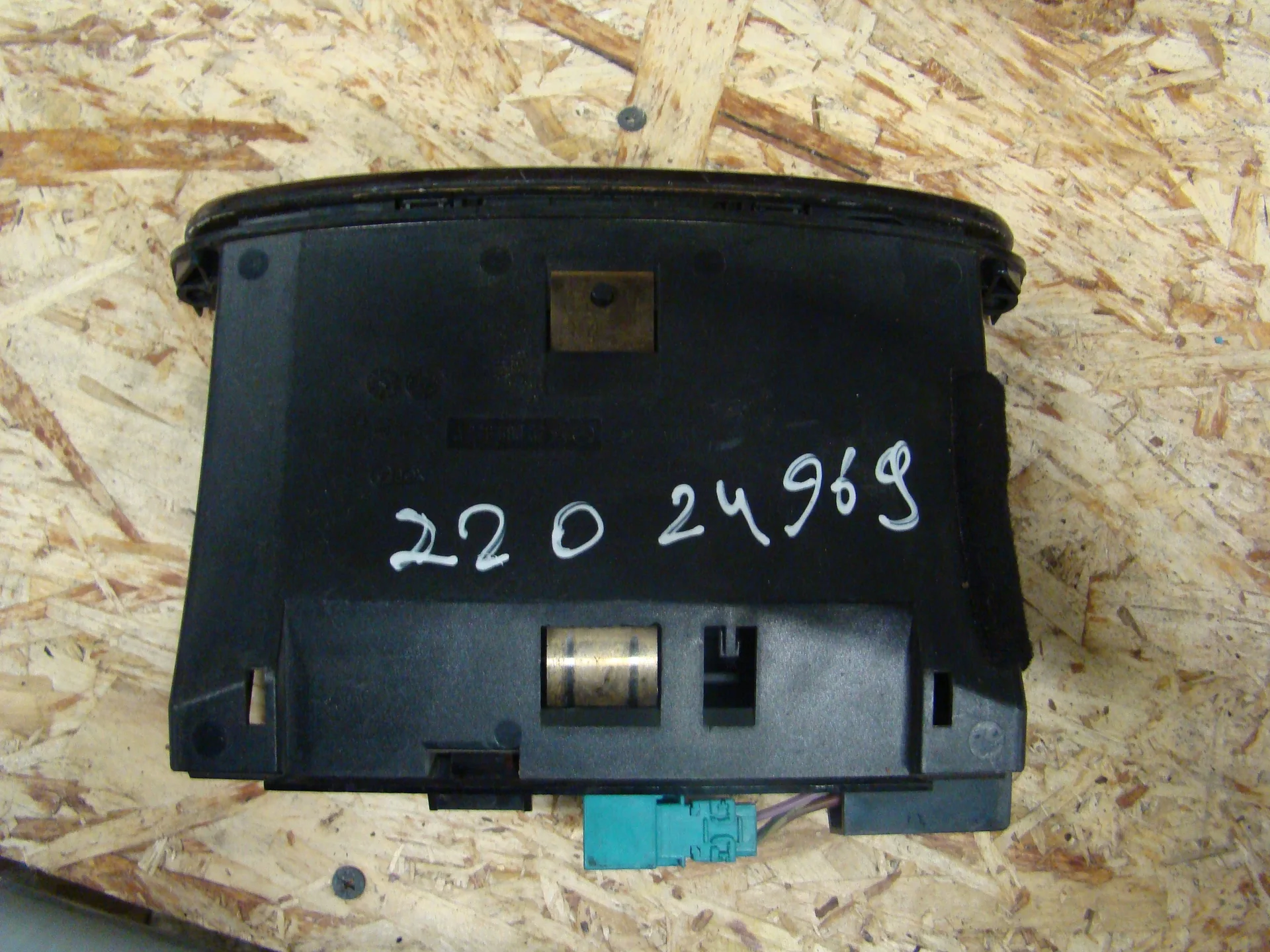 Пепельница передняя Mercedes-Benz W220 А2206800252 - миниатюра 2