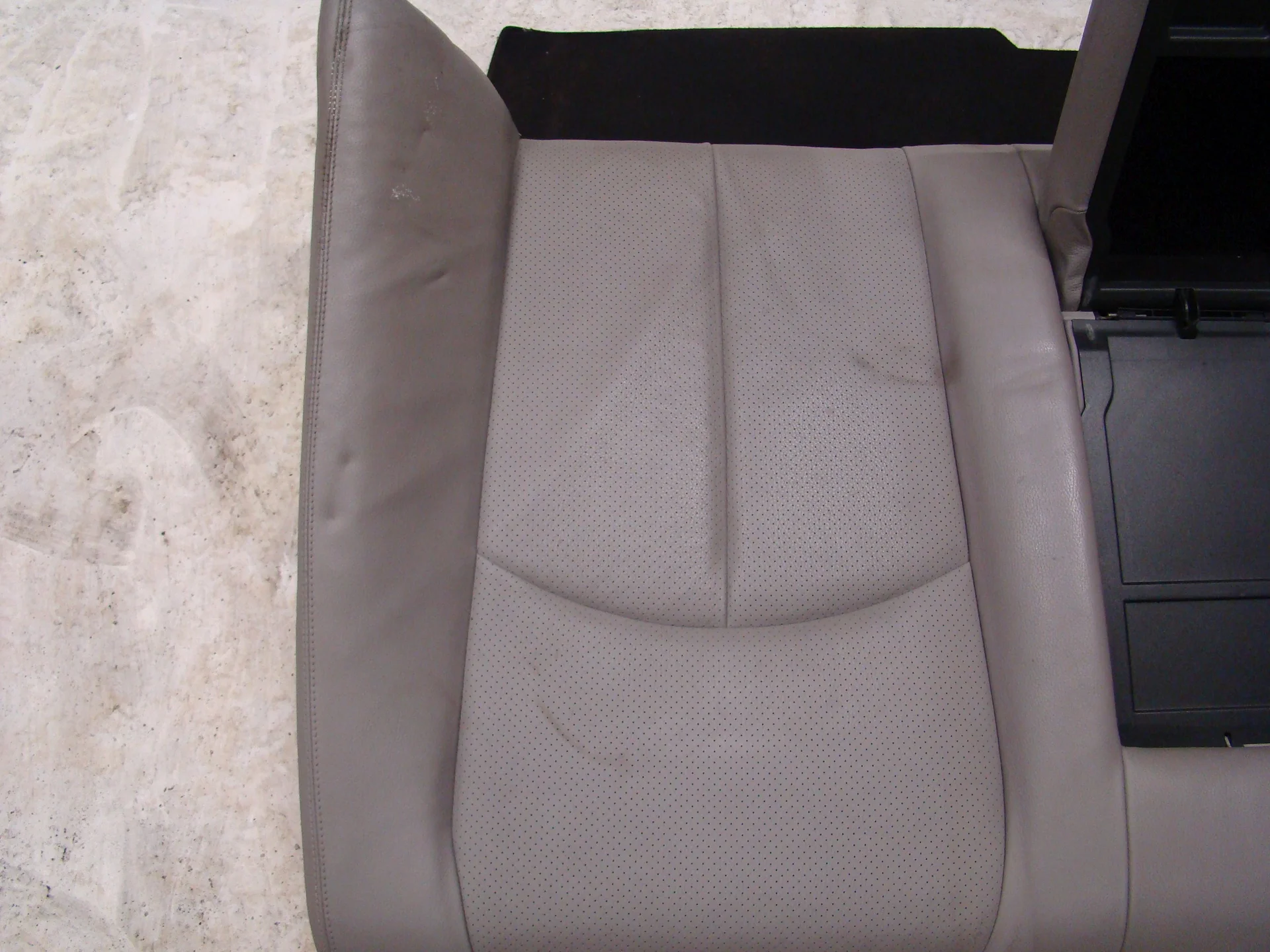 Сидение заднее Mercedes-Benz W211 272 - миниатюра 2
