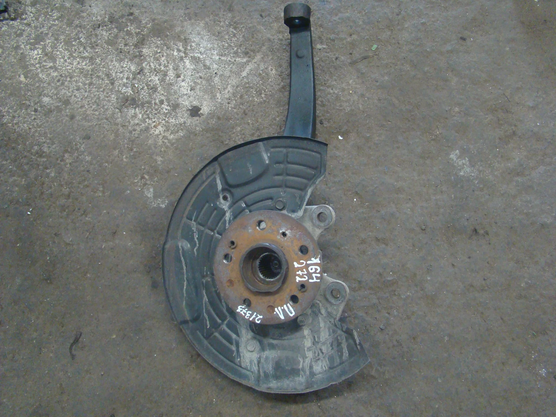 Кулак передний левый Mercedes-Benz W164 272 A1643302120 - изображение 1