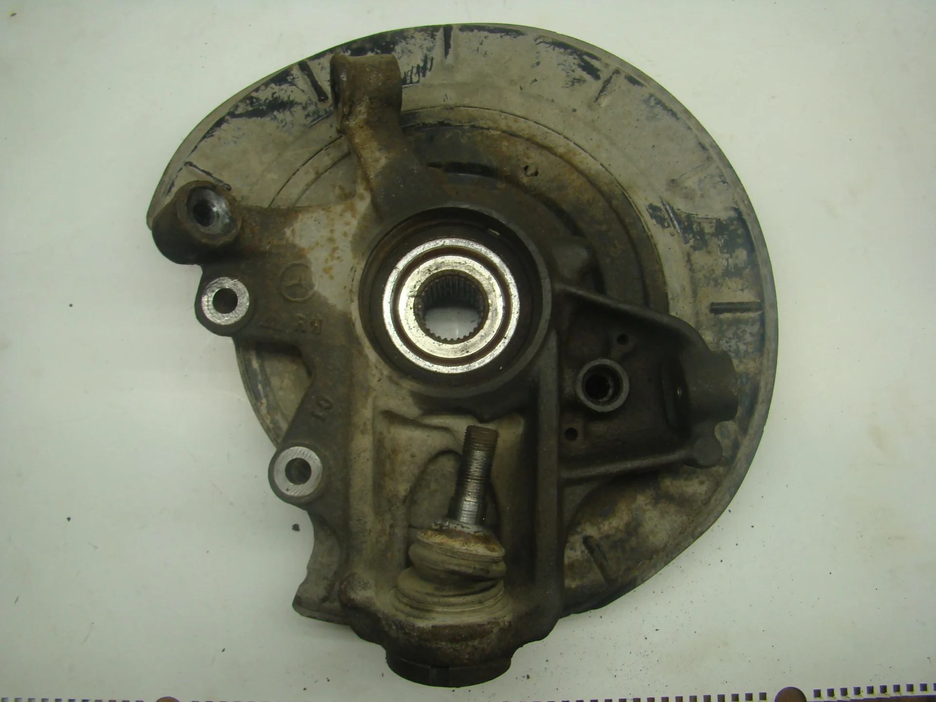 Кулак задний правый Mercedes-Benz W164 272 A1643501408 - миниатюра 2