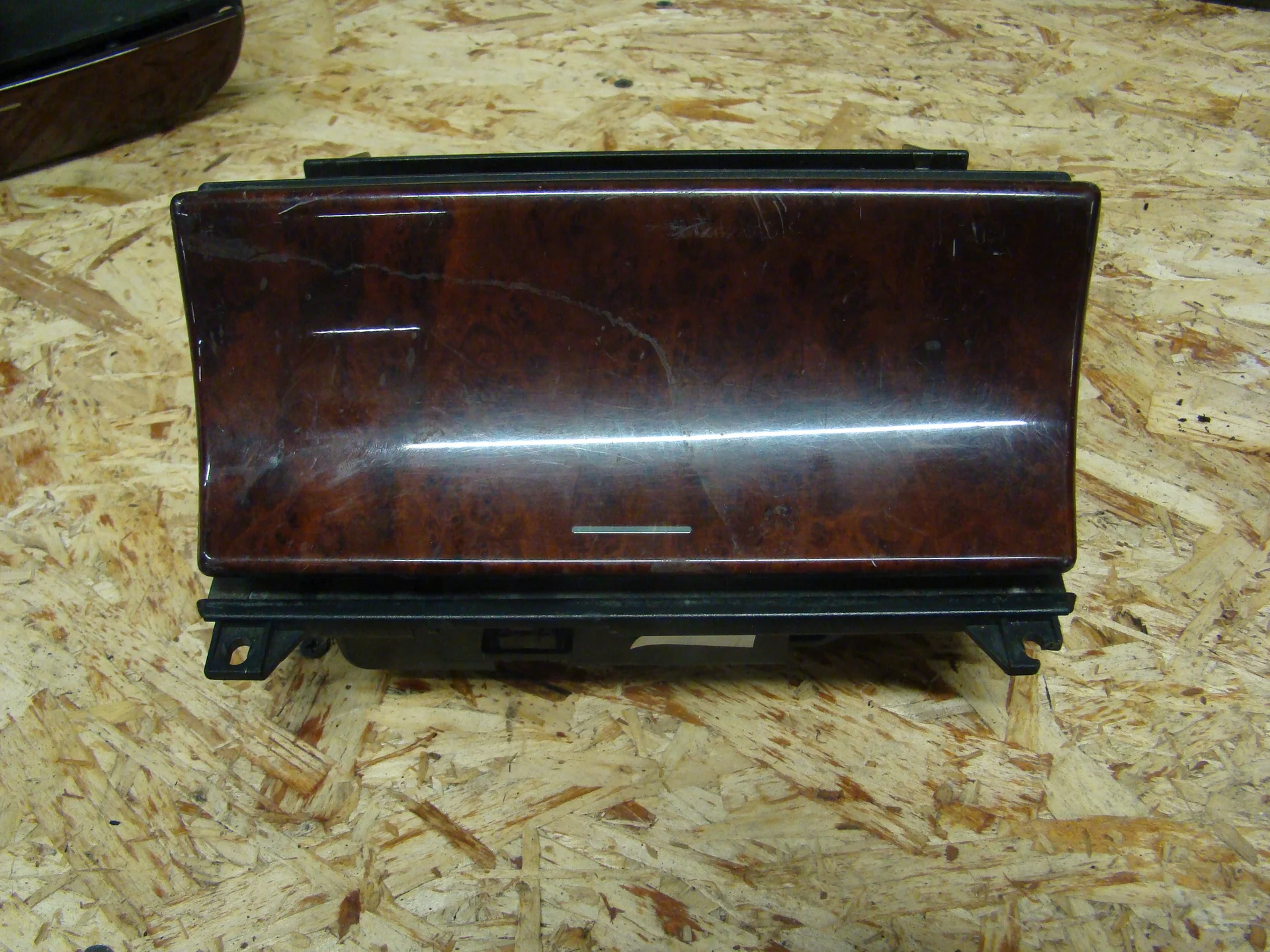 Пепельница передняя Mercedes-Benz W211 А2118100430 - изображение 1