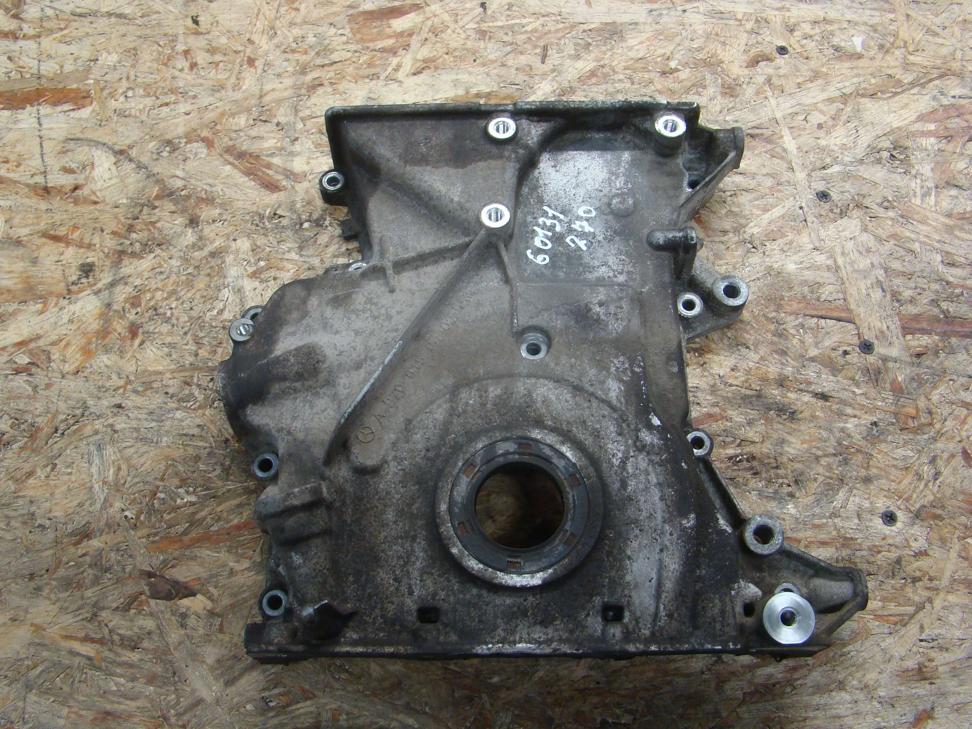 Крышка ГРМ Mercedes-Benz C117 270 A2700150402 - миниатюра 2