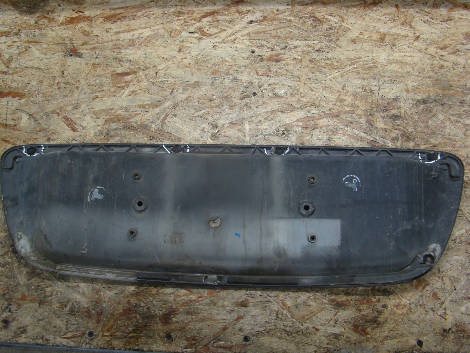Накладка крышки багажника Mercedes-Benz W220 A2207500081 - миниатюра 3