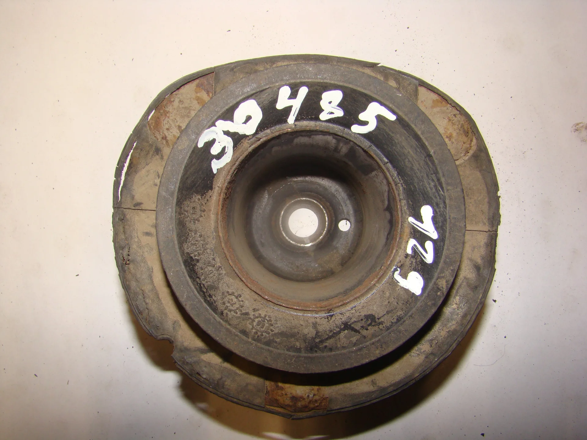 Опора переднего амортизатора Mercedes-Benz W124 A1243200473 - изображение 1