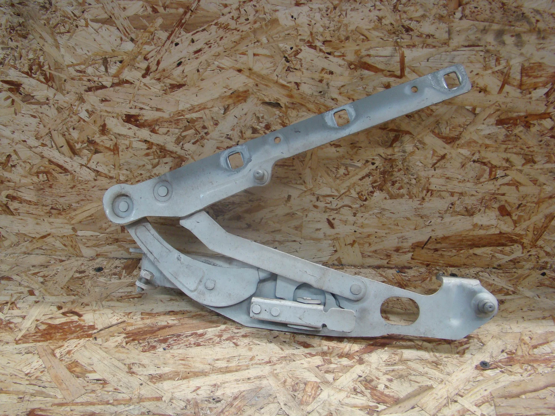 Петля капота левая Mercedes-Benz R230 A230880128 - миниатюра 2