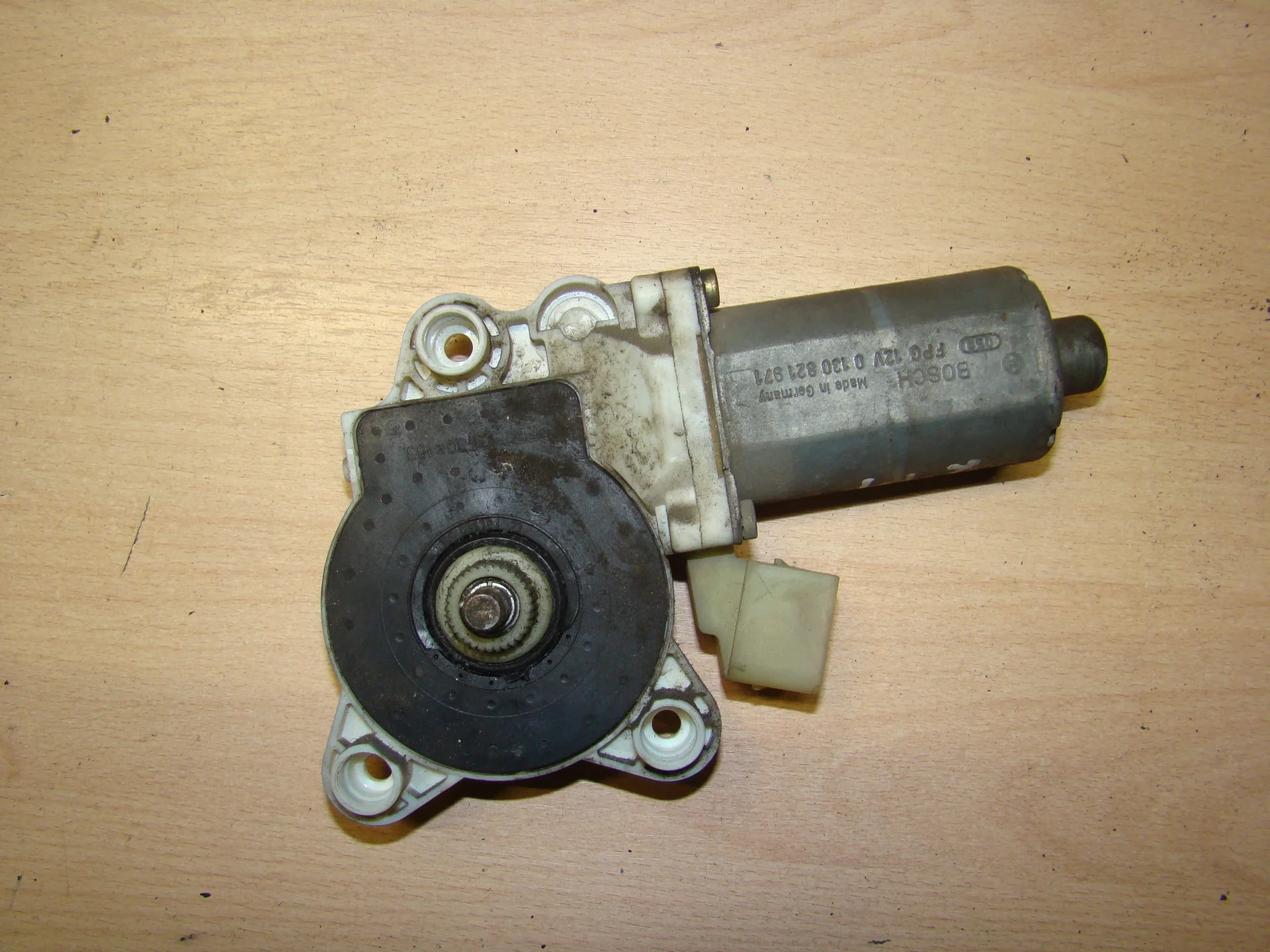 Моторчик переднего правого стеклоподъемника Mercedes-Benz W221  A2218203042 - миниатюра 2