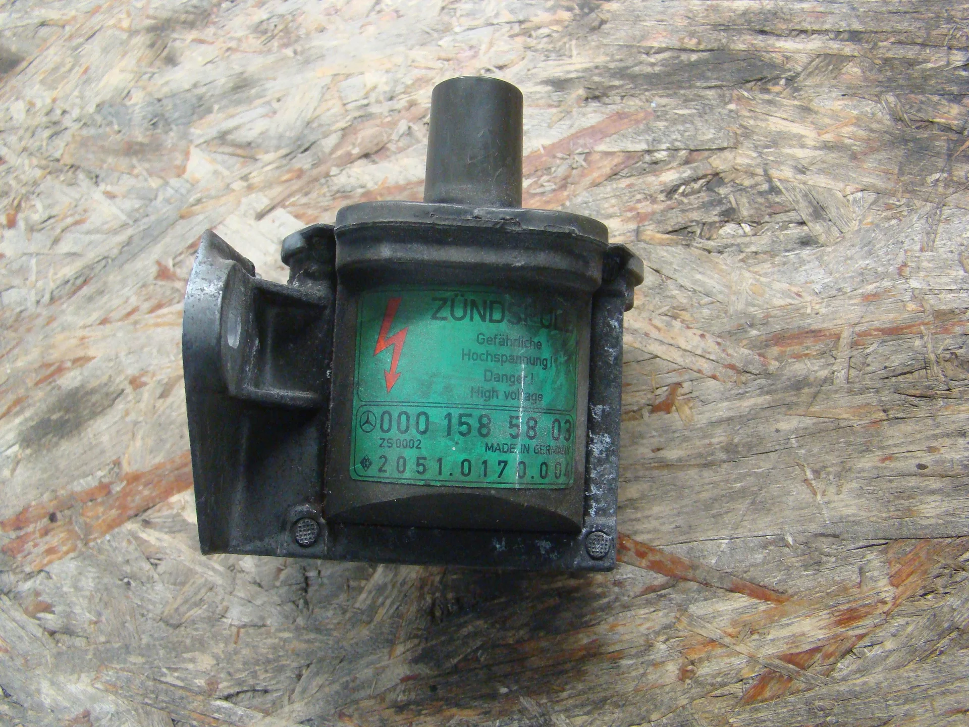 Катушка зажигания Mercedes-Benz C126 A0001585803 - миниатюра 2