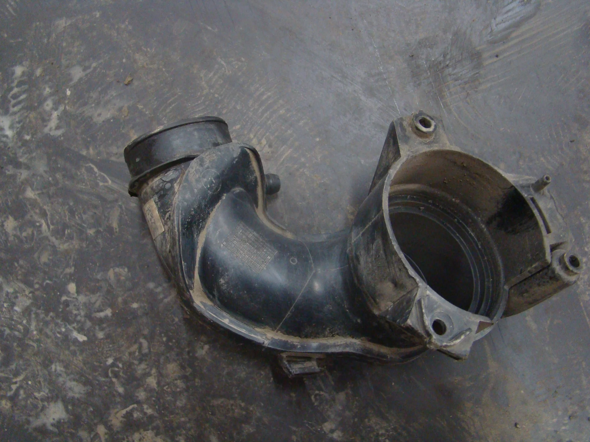 Патрубок впускного коллектора Mercedes-Benz W204 271 A2710900629 - миниатюра 2
