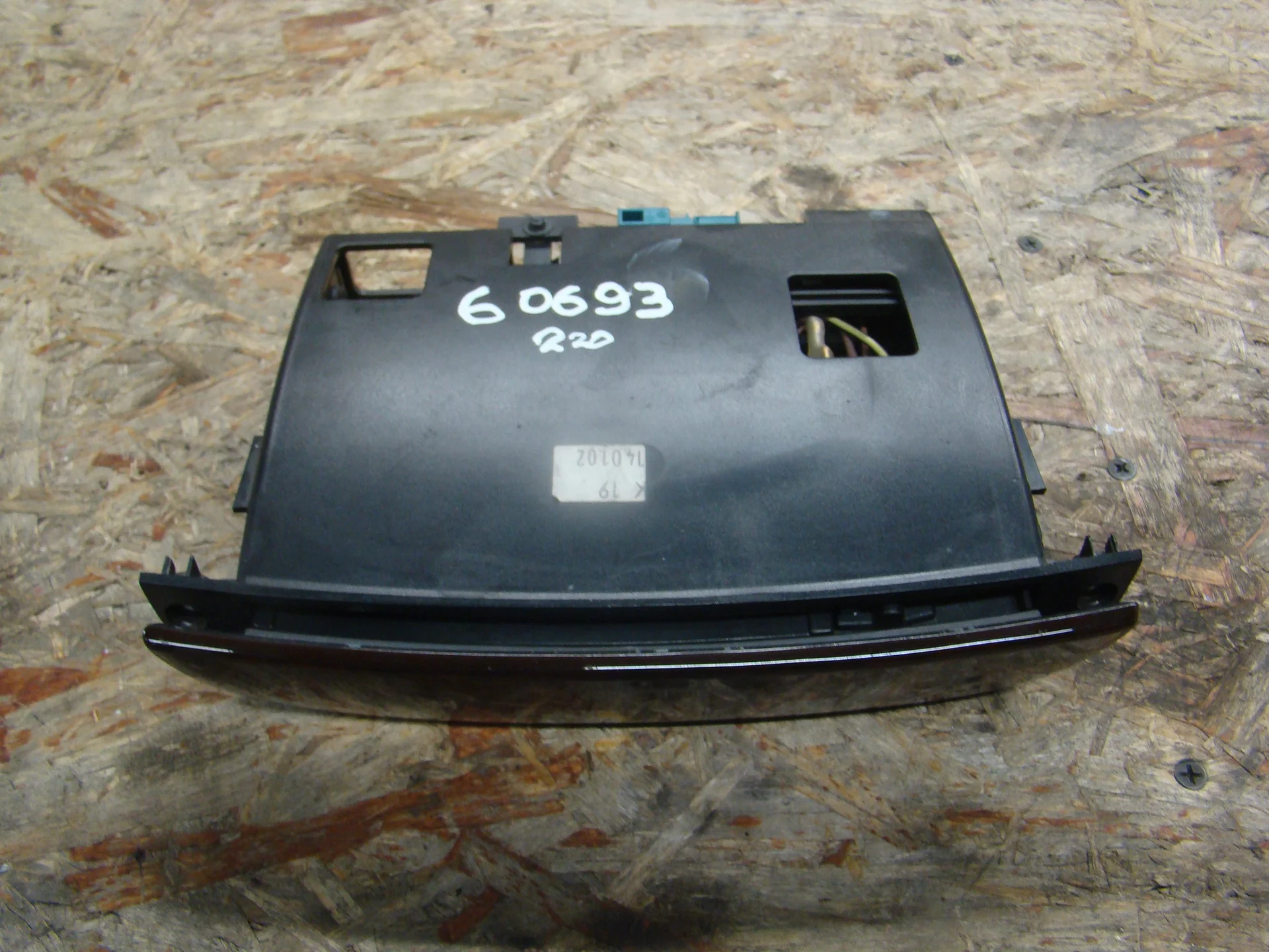 Пепельница передняя Mercedes-Benz W220 A2206800252 - изображение 1