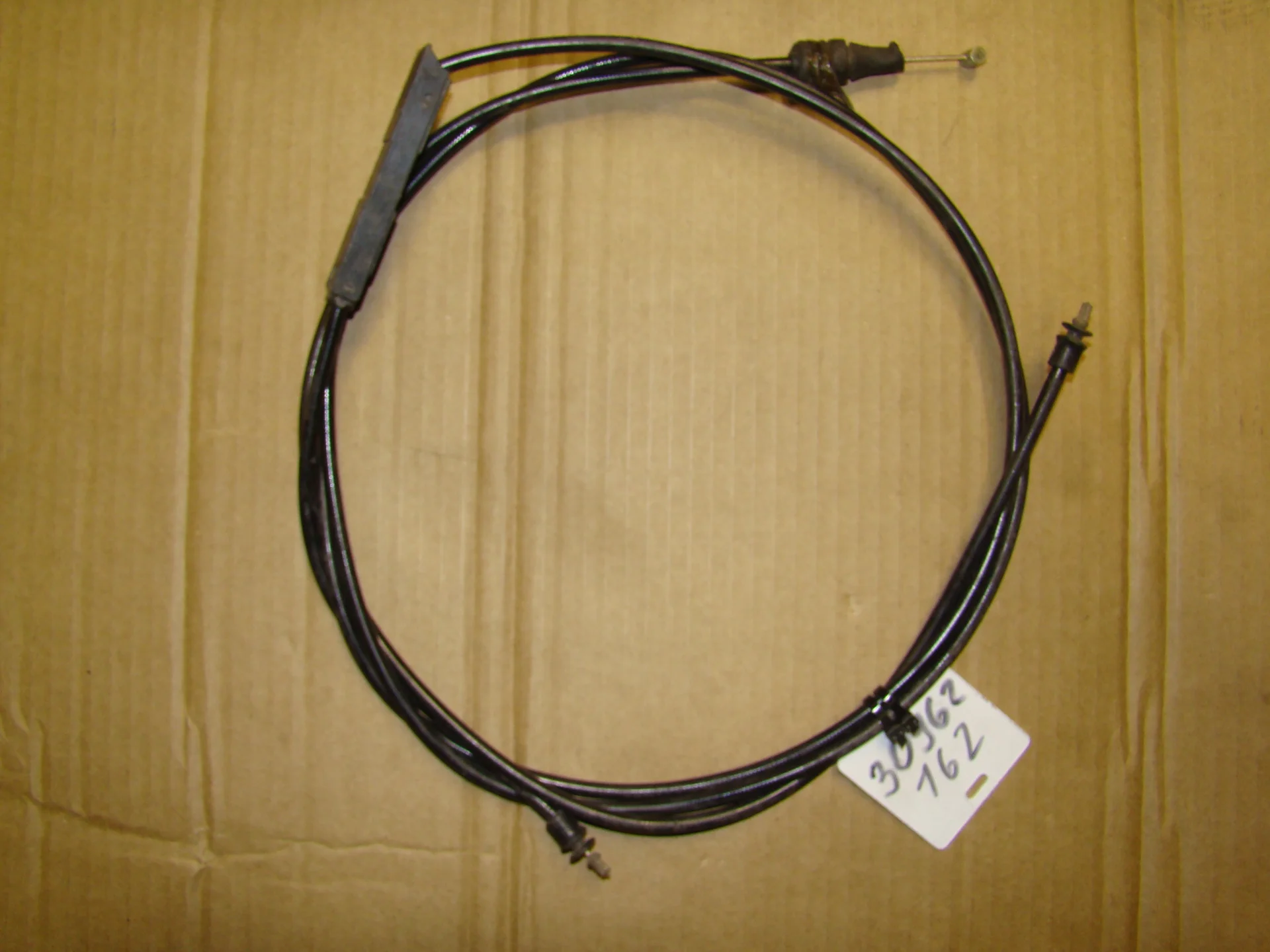 Трос капота Mercedes-Benz W164 A1648800259 - изображение 1