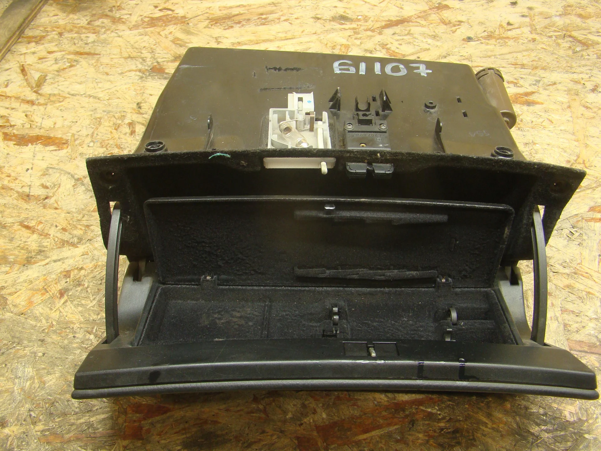 Бардачок Mercedes-Benz W220 A2206890091 - миниатюра 6