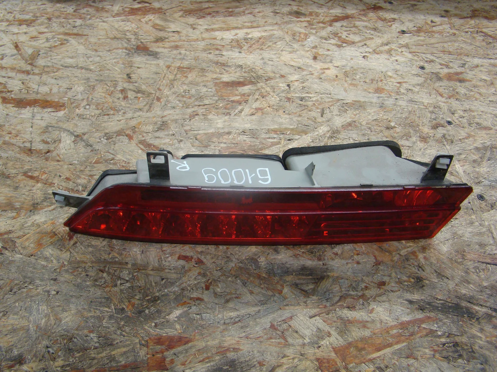 Фонарь на багажнике правый BMW 7 серия IV - E66  8379690 - миниатюра 4