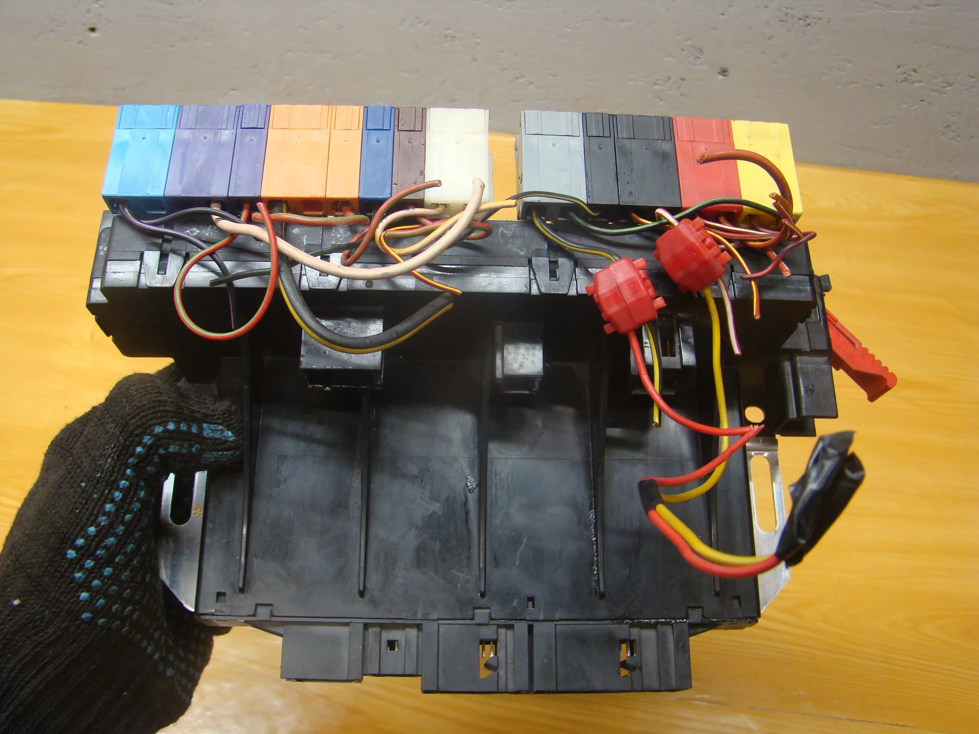Блок SAM передний Mercedes-Benz R230 A2305450832 - миниатюра 2