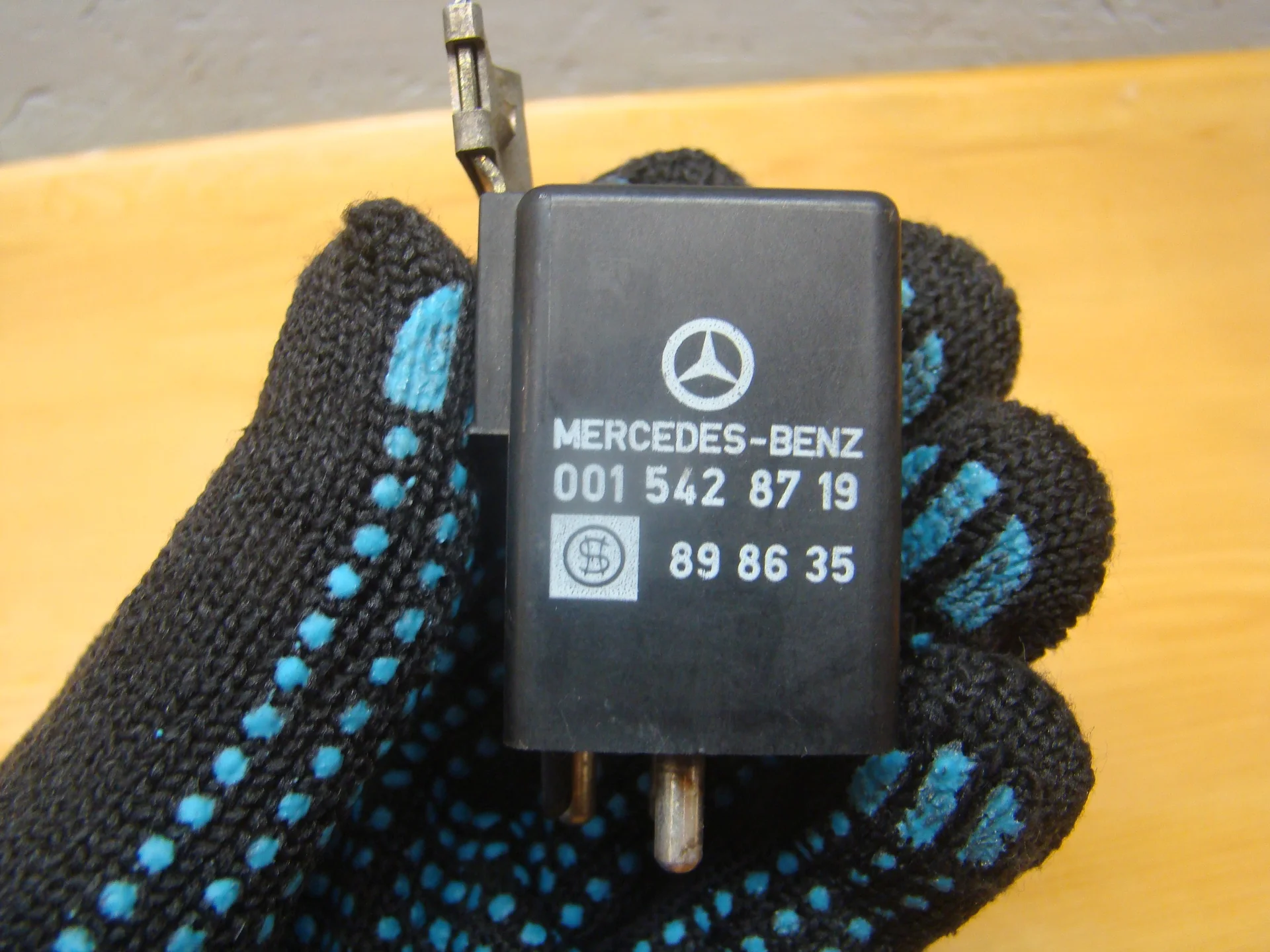 Реле вентилятора Mercedes-Benz C140  A0015428719 - миниатюра 3