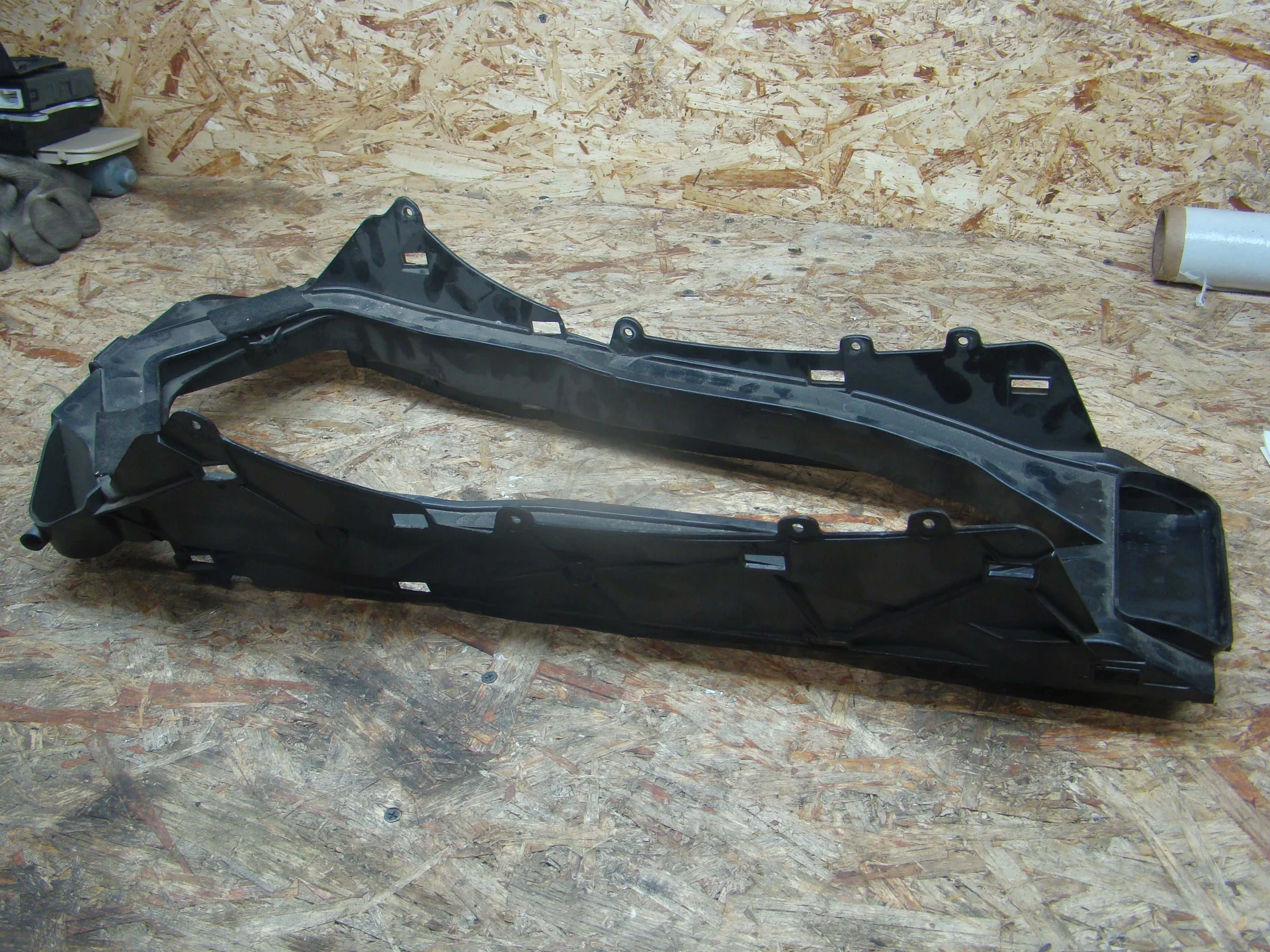Кронштейн подлокотника Mercedes-Benz R230 A2306890144 - миниатюра 2