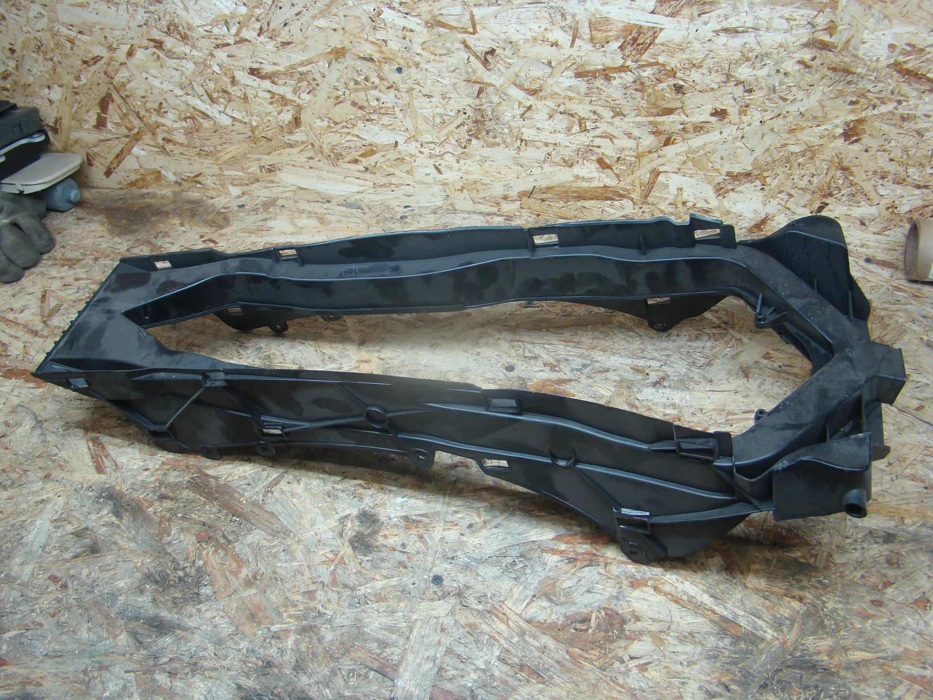 Кронштейн подлокотника Mercedes-Benz R230 A2306890144 - миниатюра 3
