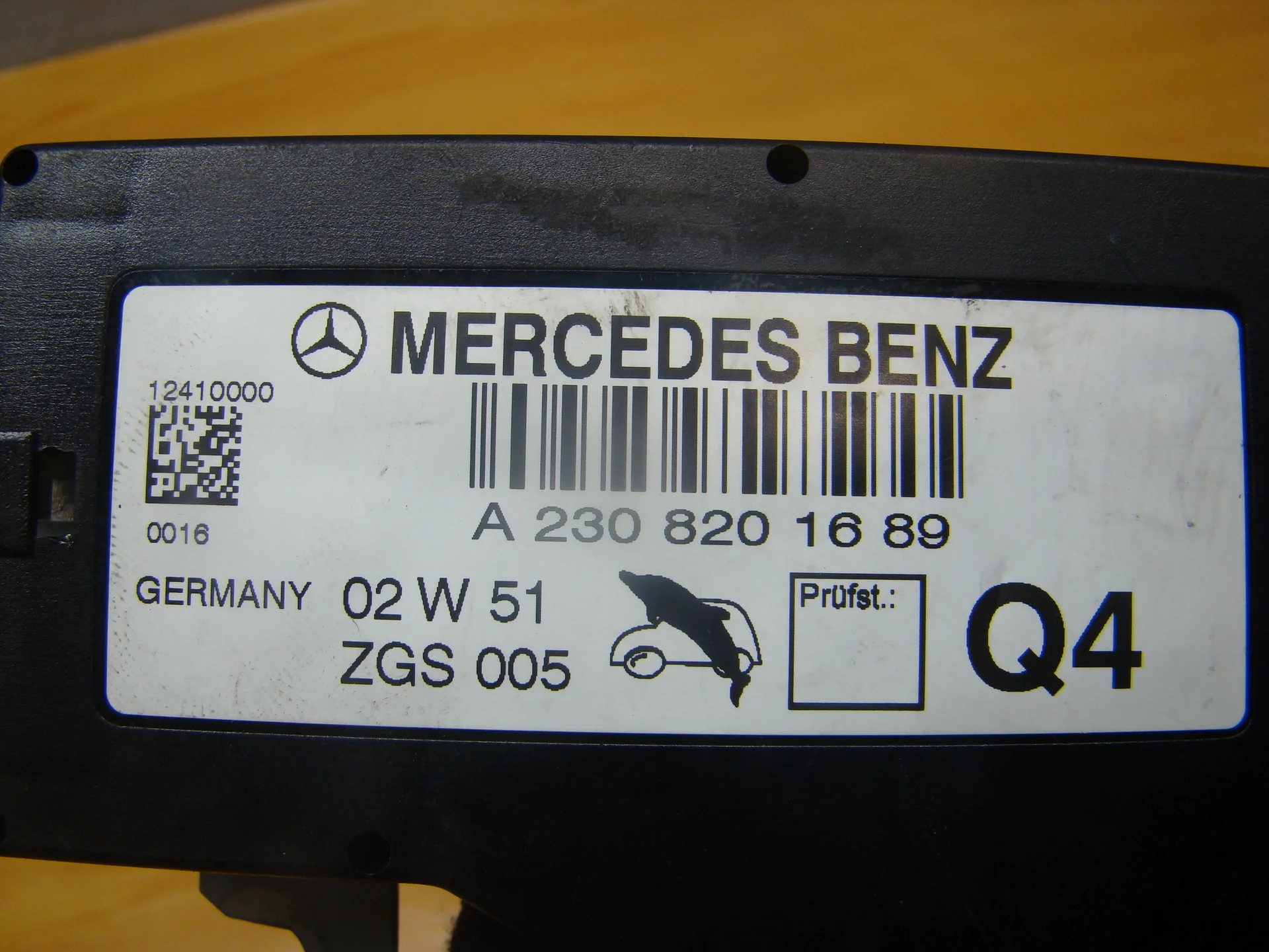 Усилитель антенны Mercedes-Benz R230 A2308201689 - миниатюра 4