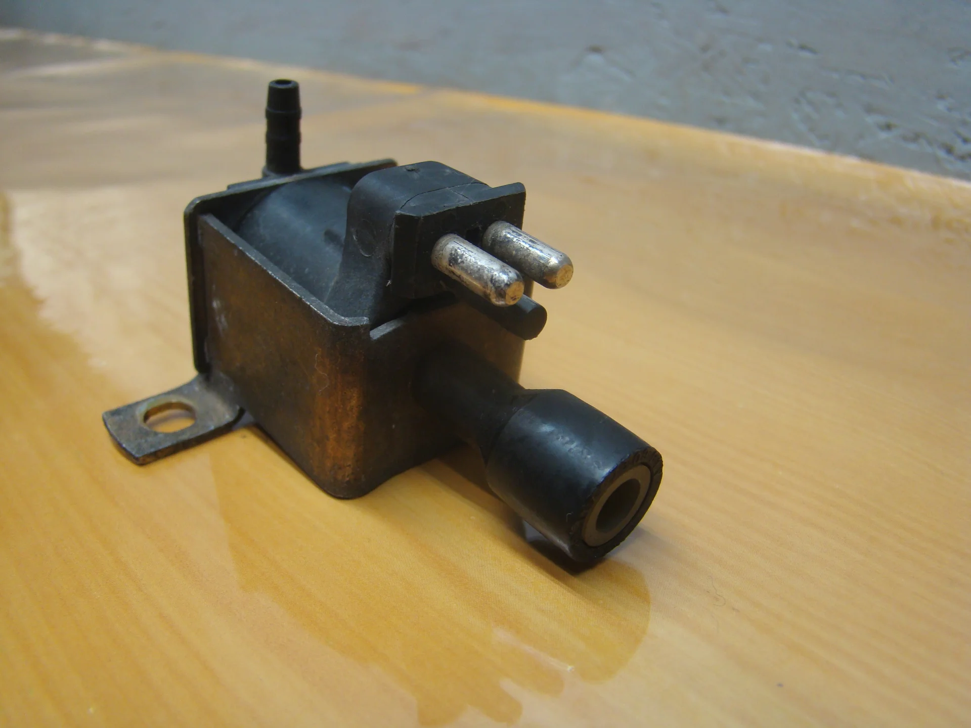 Клапан электромагнитный Mercedes-Benz W140  A0015407097 - миниатюра 2