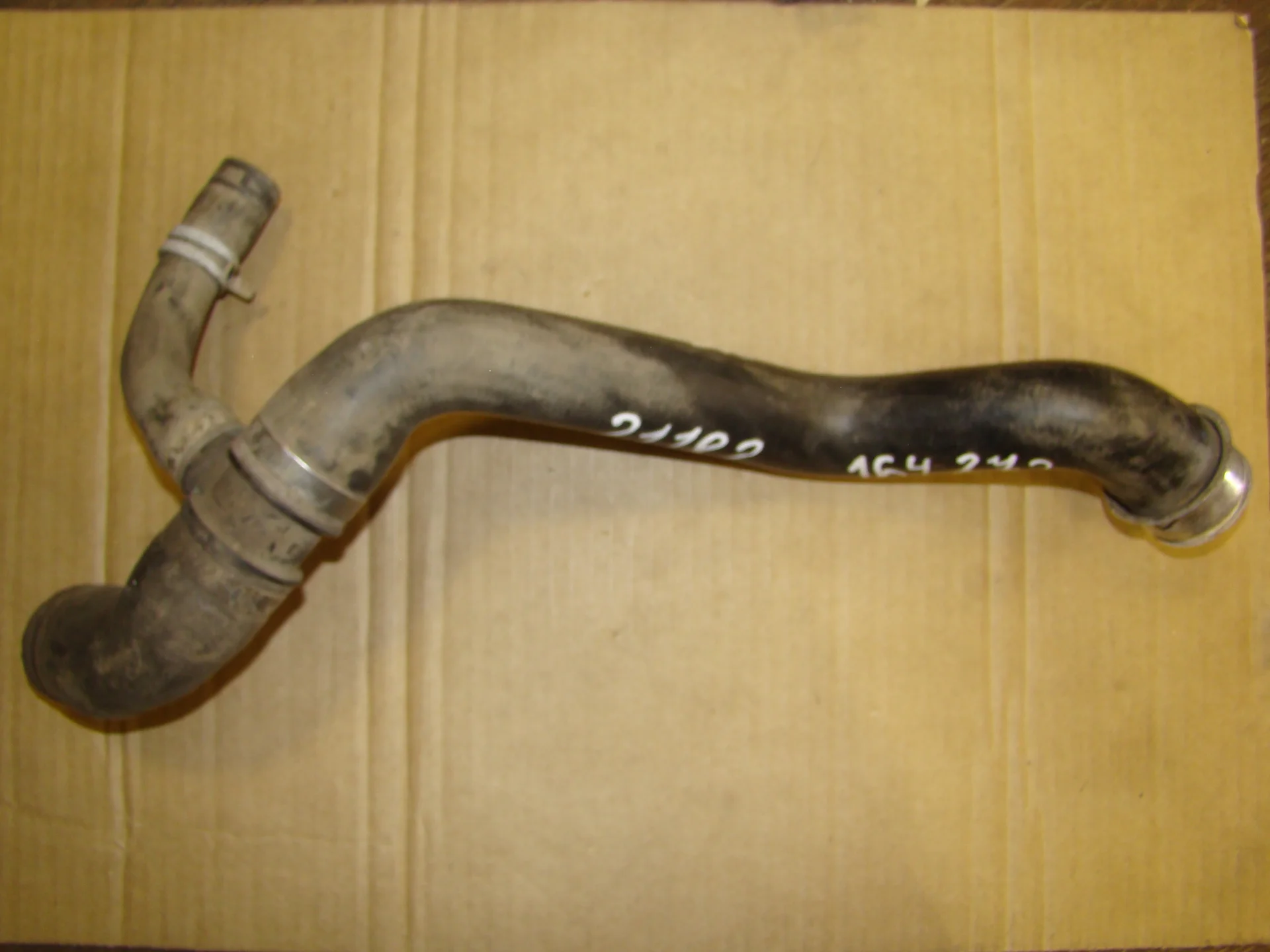 Патрубок системы охлаждения Mercedes-Benz W164 272 A1645010582 - изображение 1