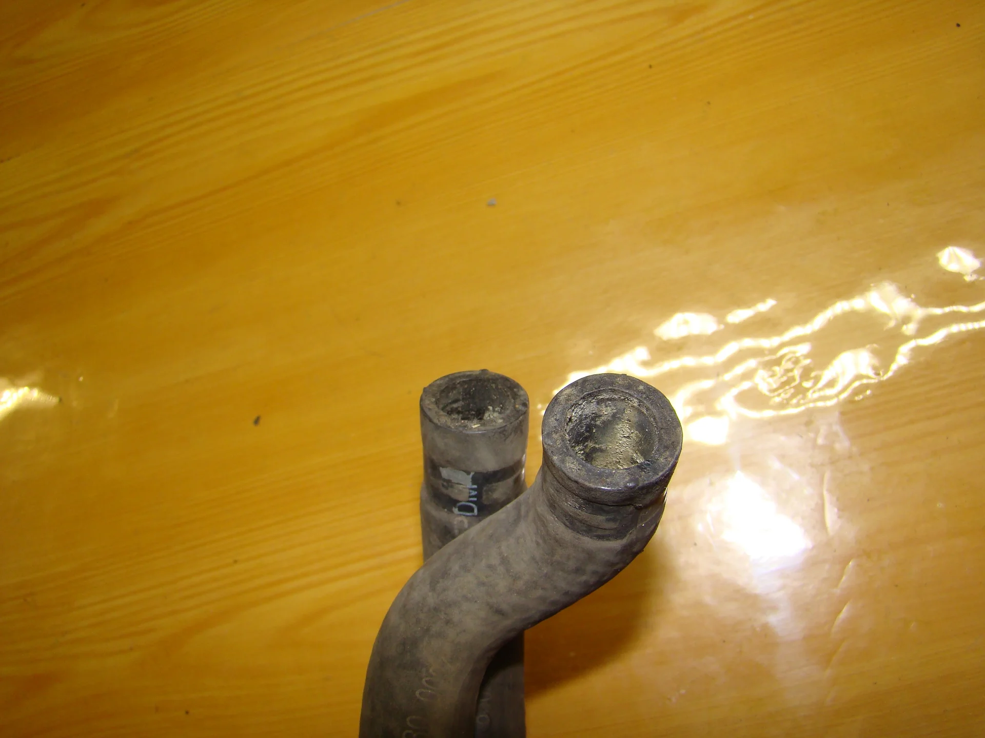 Патрубок отопителя Mercedes-Benz W210 111 A2108300024 - миниатюра 3