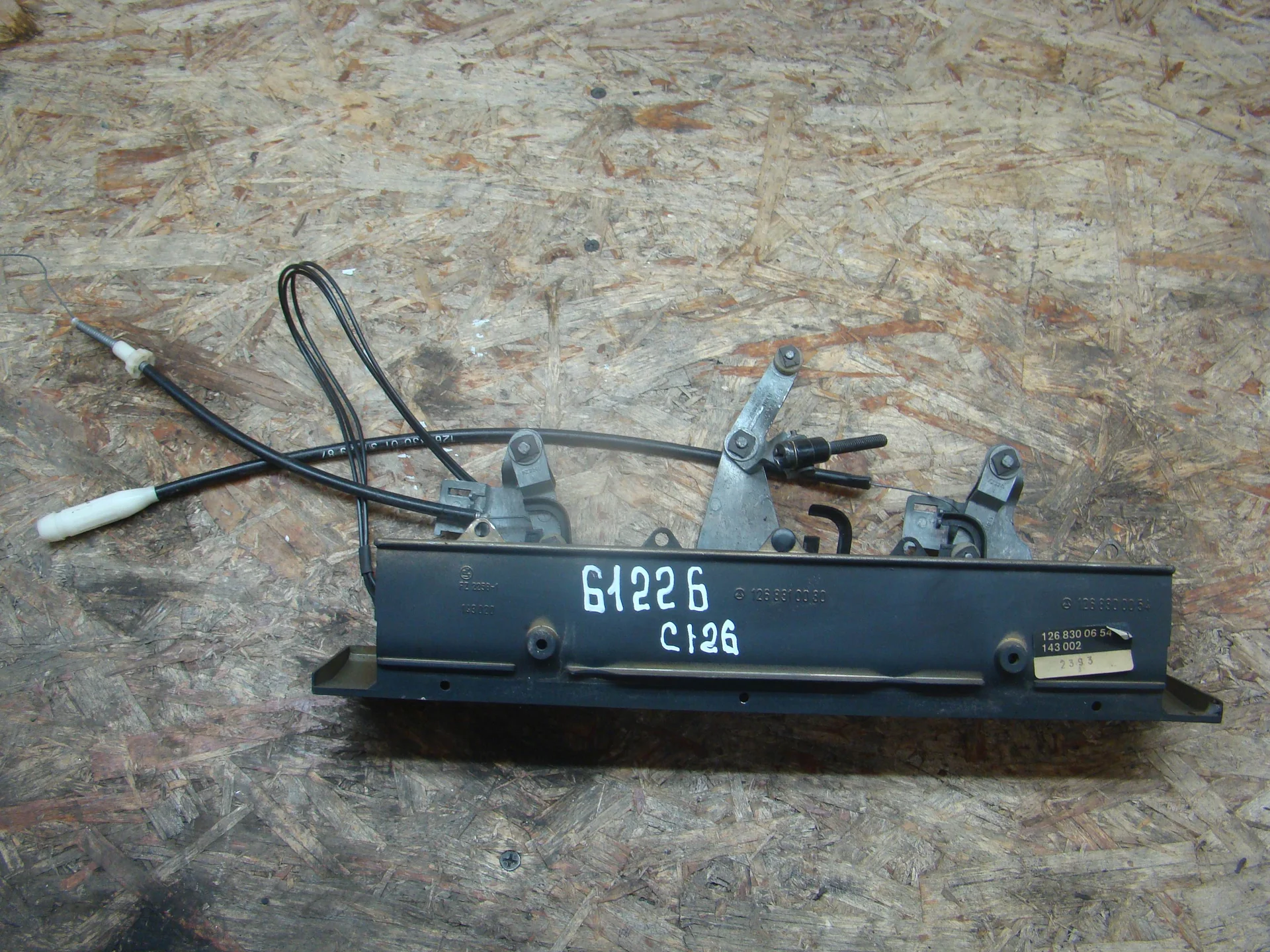 Дефлектор печки центральный Mercedes-Benz C126  A1268300654 - миниатюра 3