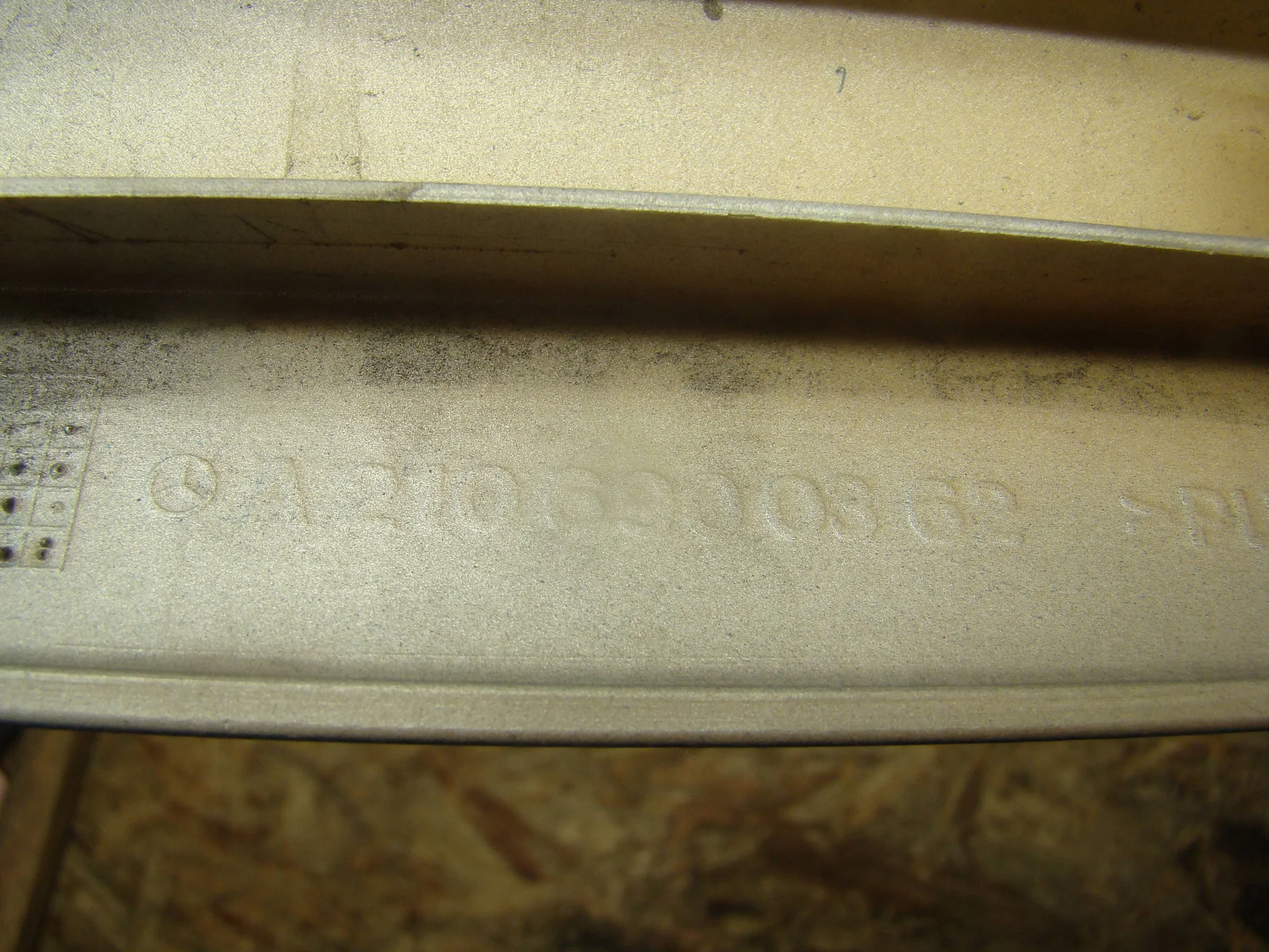Накладка двери передней левой Mercedes-Benz W210 A2106900362 - миниатюра 4