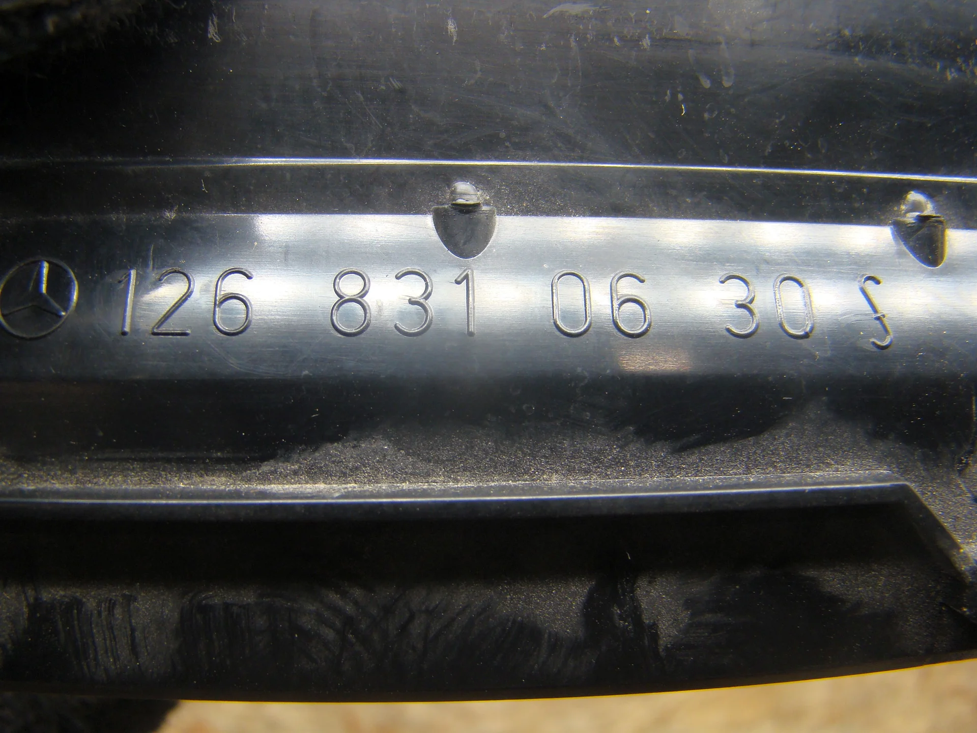 Дефлектор печки правый Mercedes-Benz C126 A1268310630 - миниатюра 3