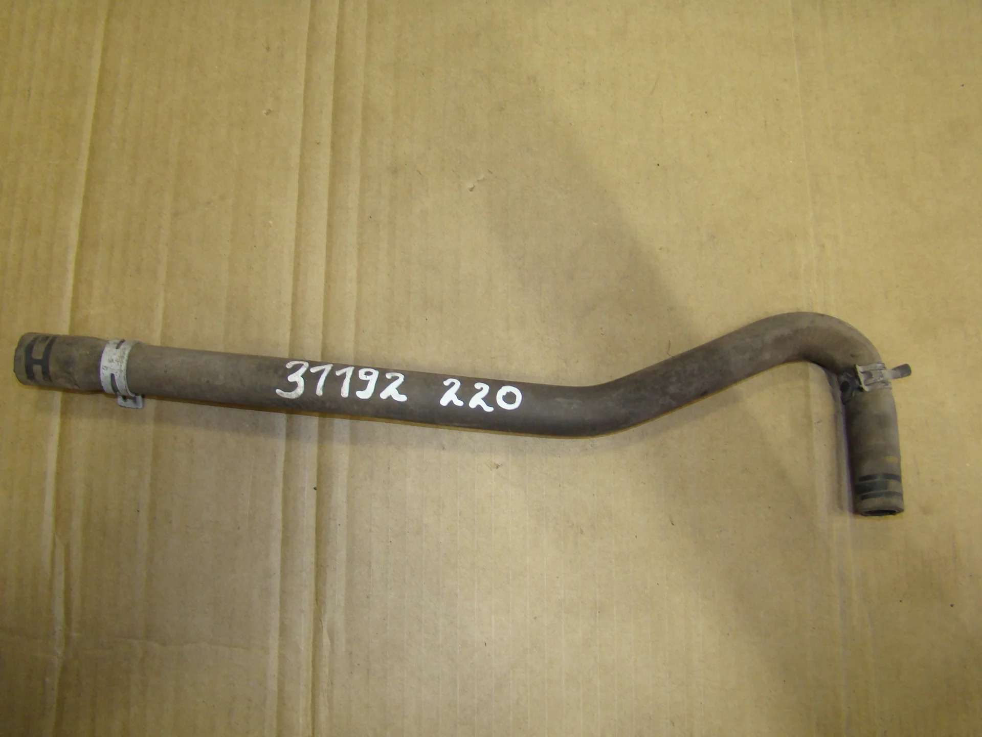 Патрубок отопителя Mercedes-Benz W220 A2208320394 - изображение 1