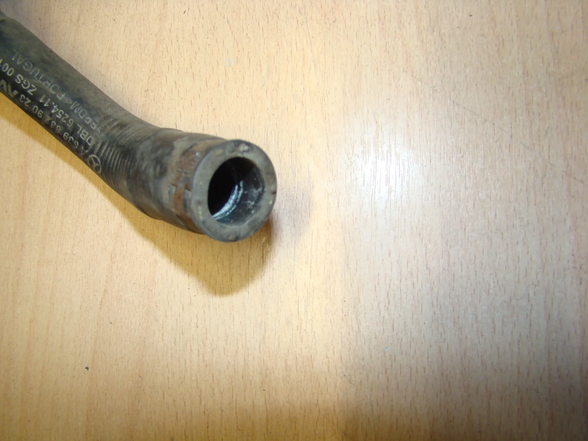Патрубок отопителя Mercedes-Benz W639 646 A6398329023 - миниатюра 3