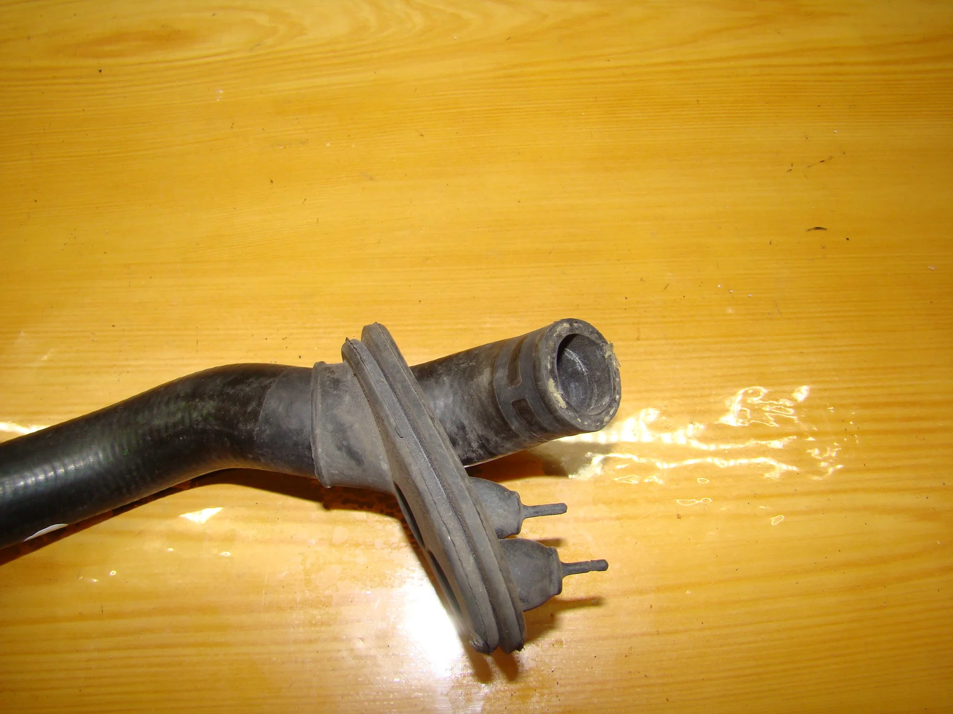 Патрубок отопителя Mercedes-Benz W202  A2028328594 - миниатюра 3