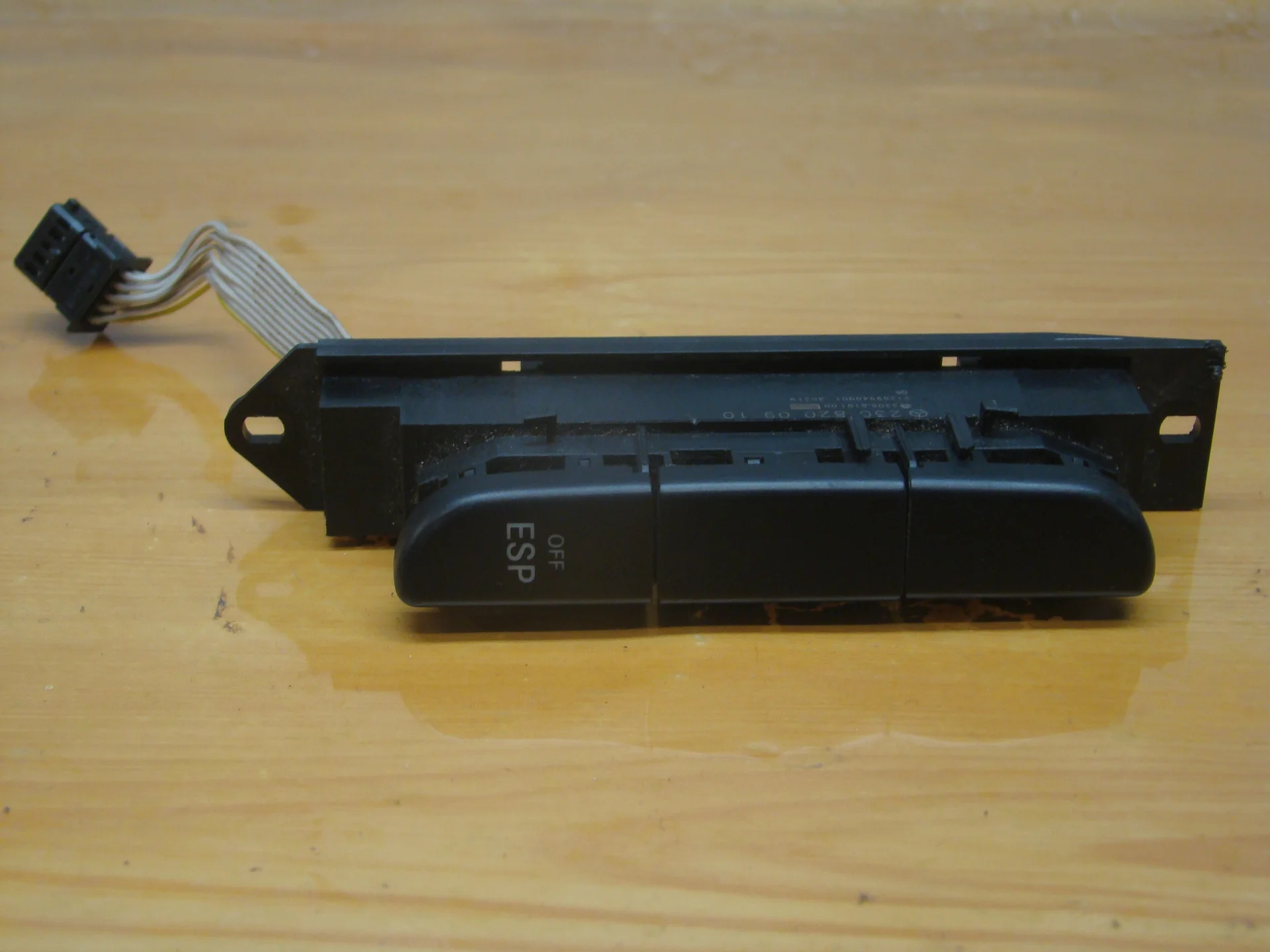 Кнопка ESP Mercedes-Benz R230 A2308200910 - изображение 1