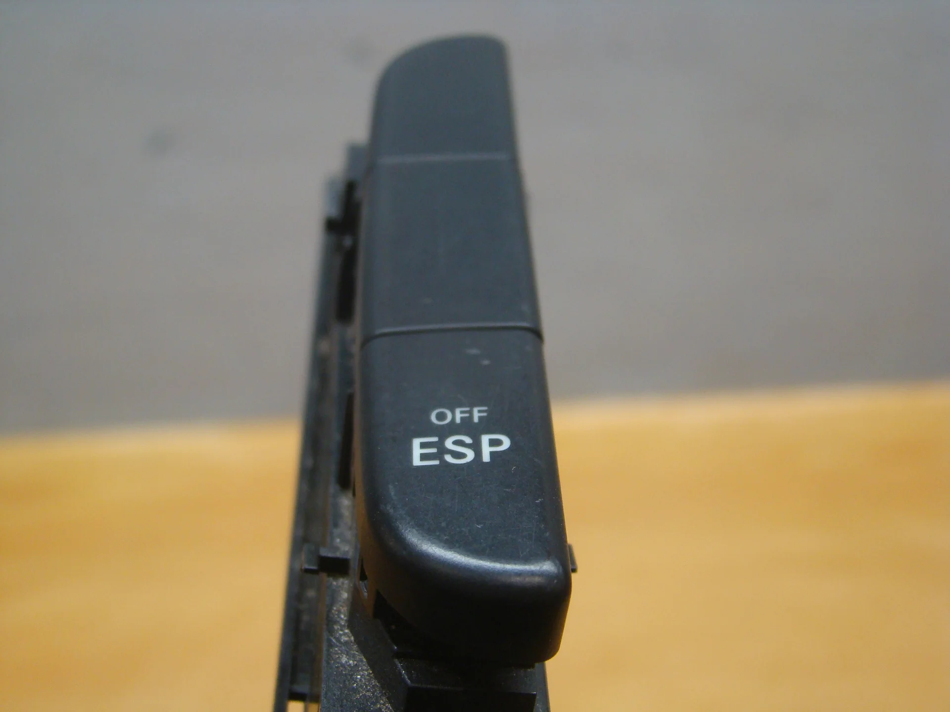 Кнопка ESP Mercedes-Benz R230 A2308200910 - миниатюра 2
