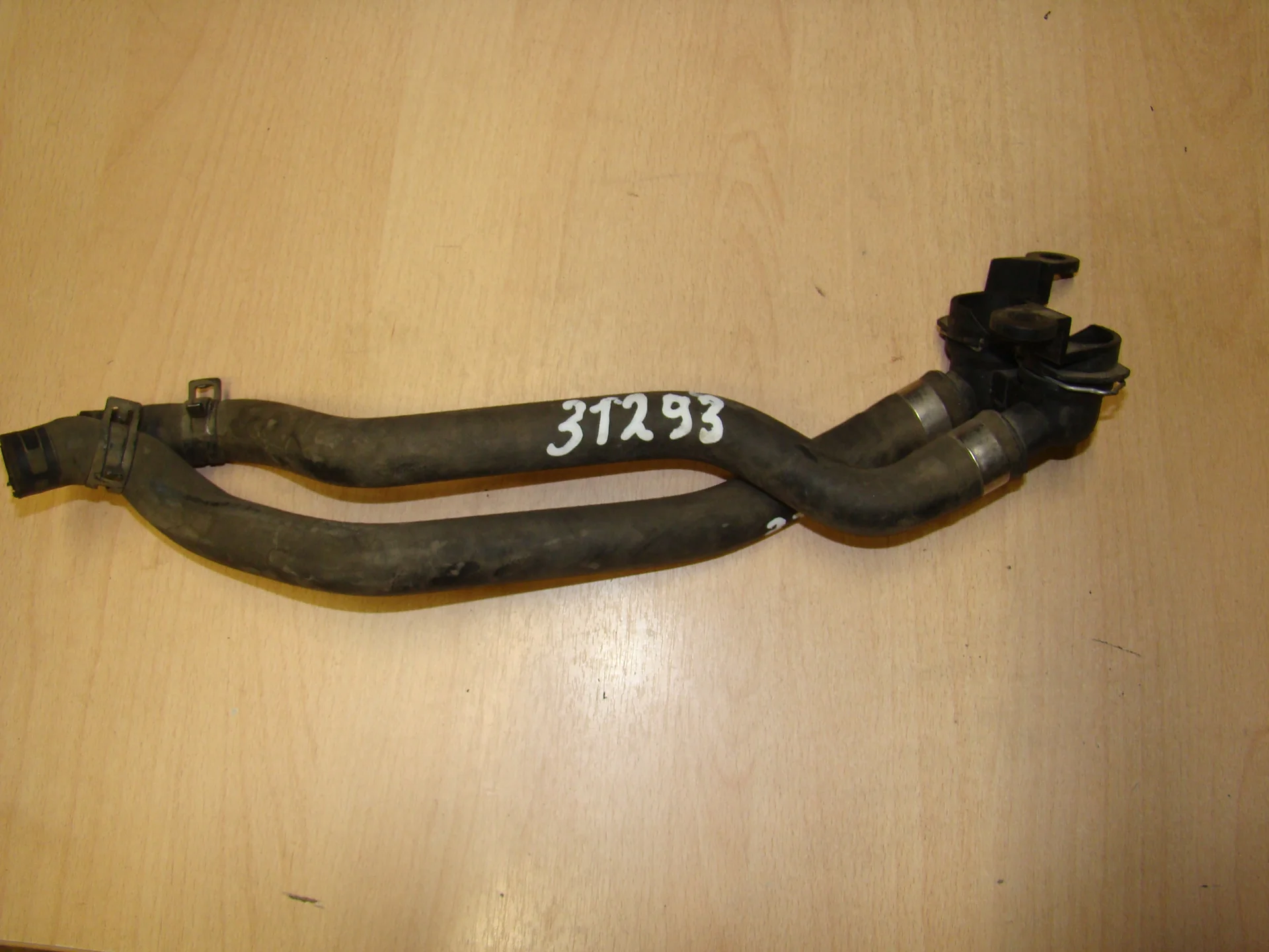 Патрубок отопителя Mercedes-Benz W210 A2108300024 - изображение 1
