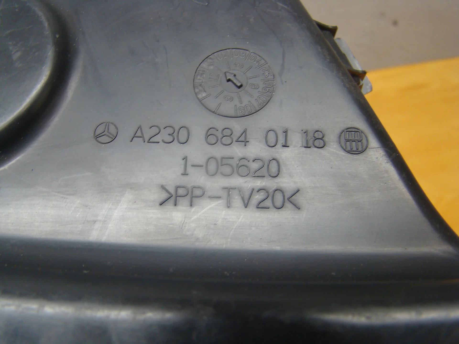 Накладка педали стояночного тормоза Mercedes-Benz R230 A2306840118 - миниатюра 3