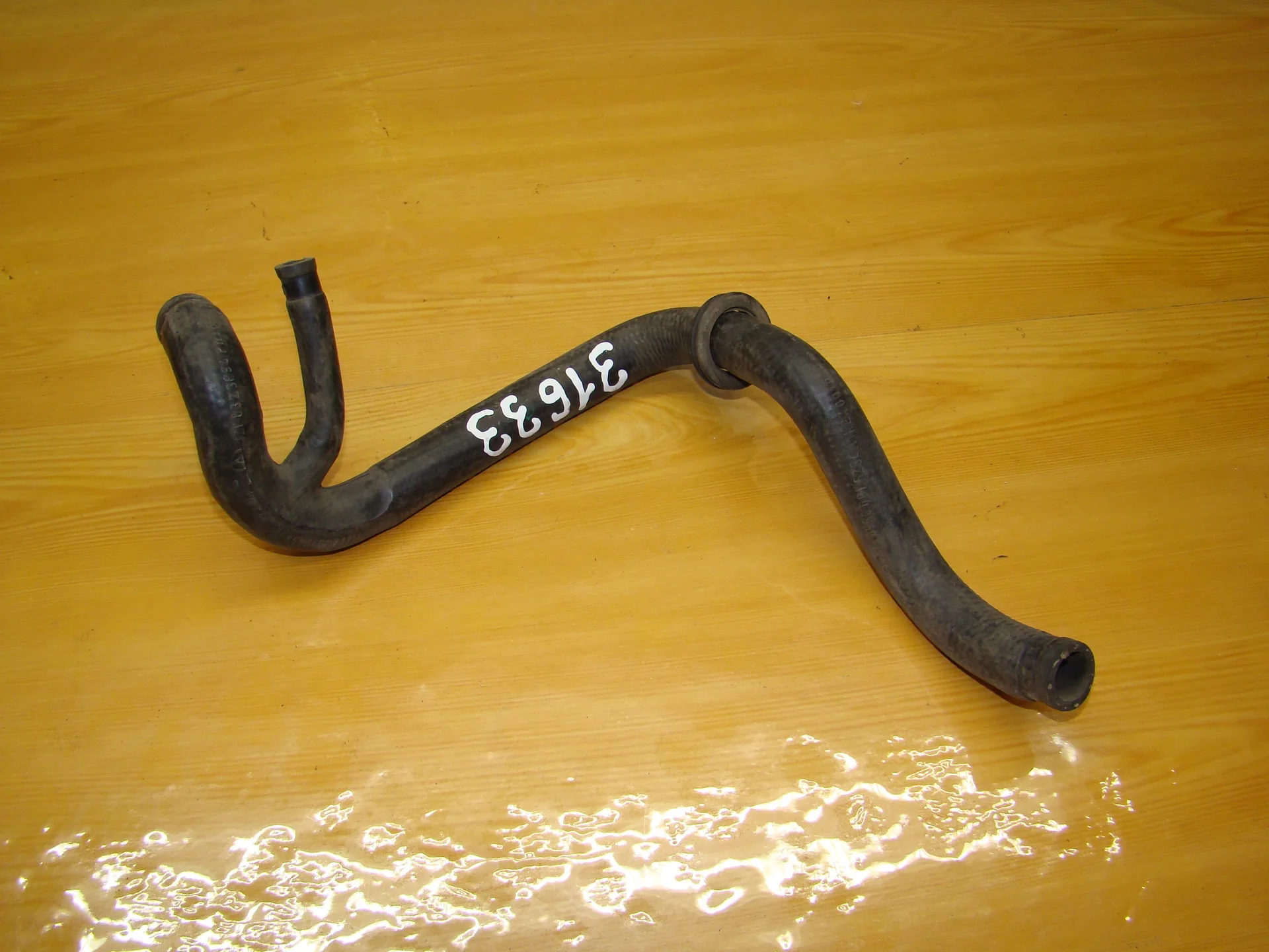 Патрубок отопителя Mercedes-Benz W126 A1268323894 - изображение 1
