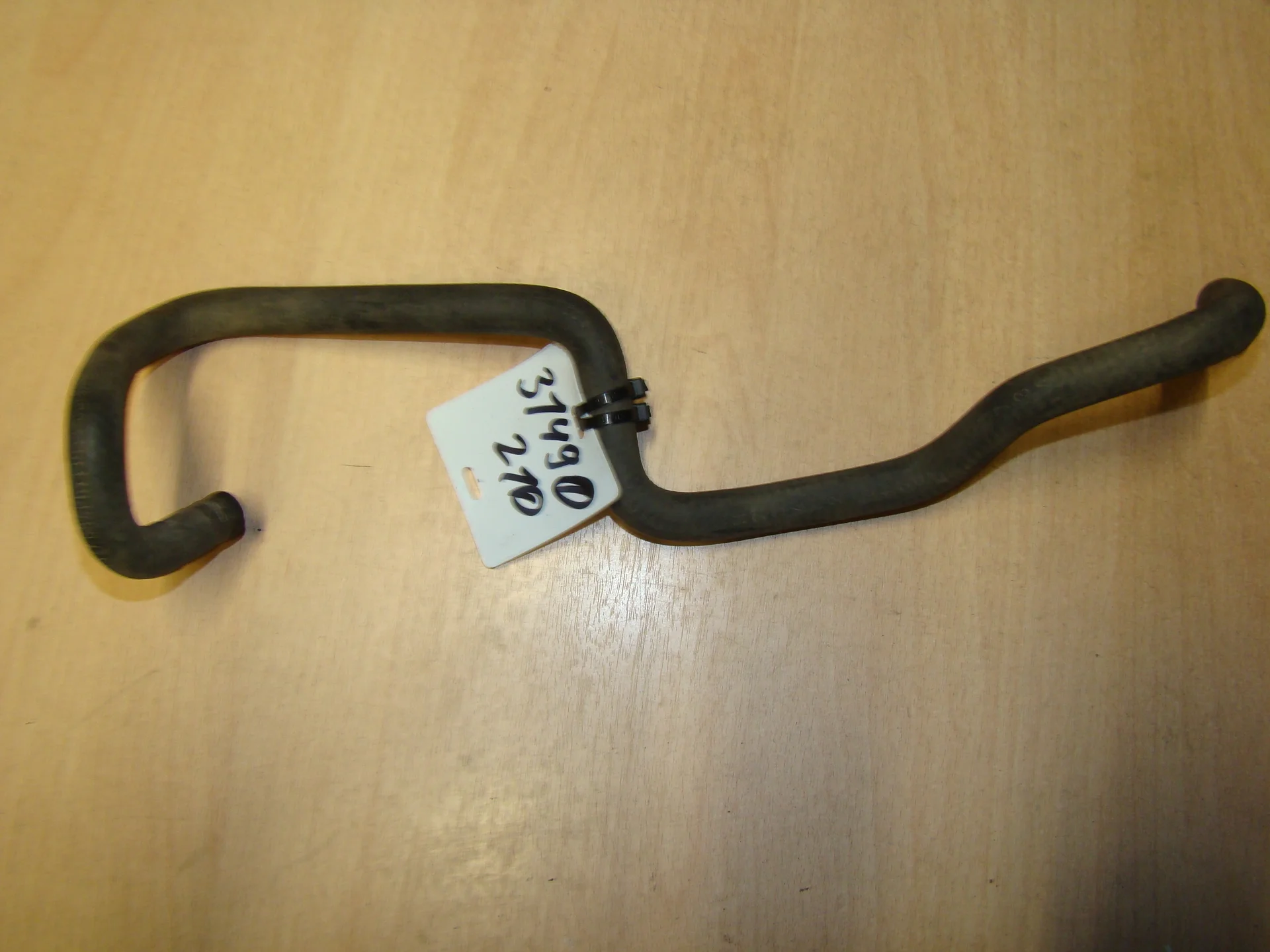Патрубок отопителя Mercedes-Benz W210 A2108324894 - изображение 1
