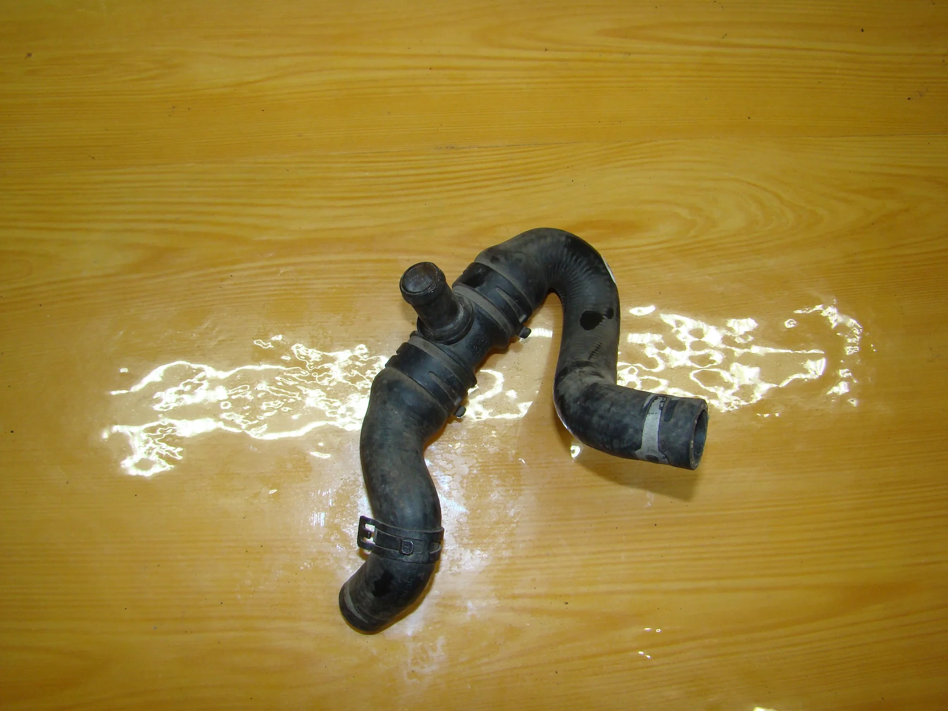 Патрубок отопителя Mercedes-Benz W221 A2218302896 - изображение 1