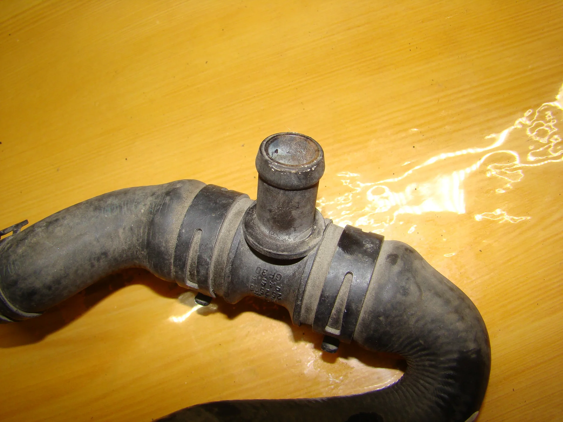 Патрубок отопителя Mercedes-Benz W221 A2218302896 - миниатюра 4