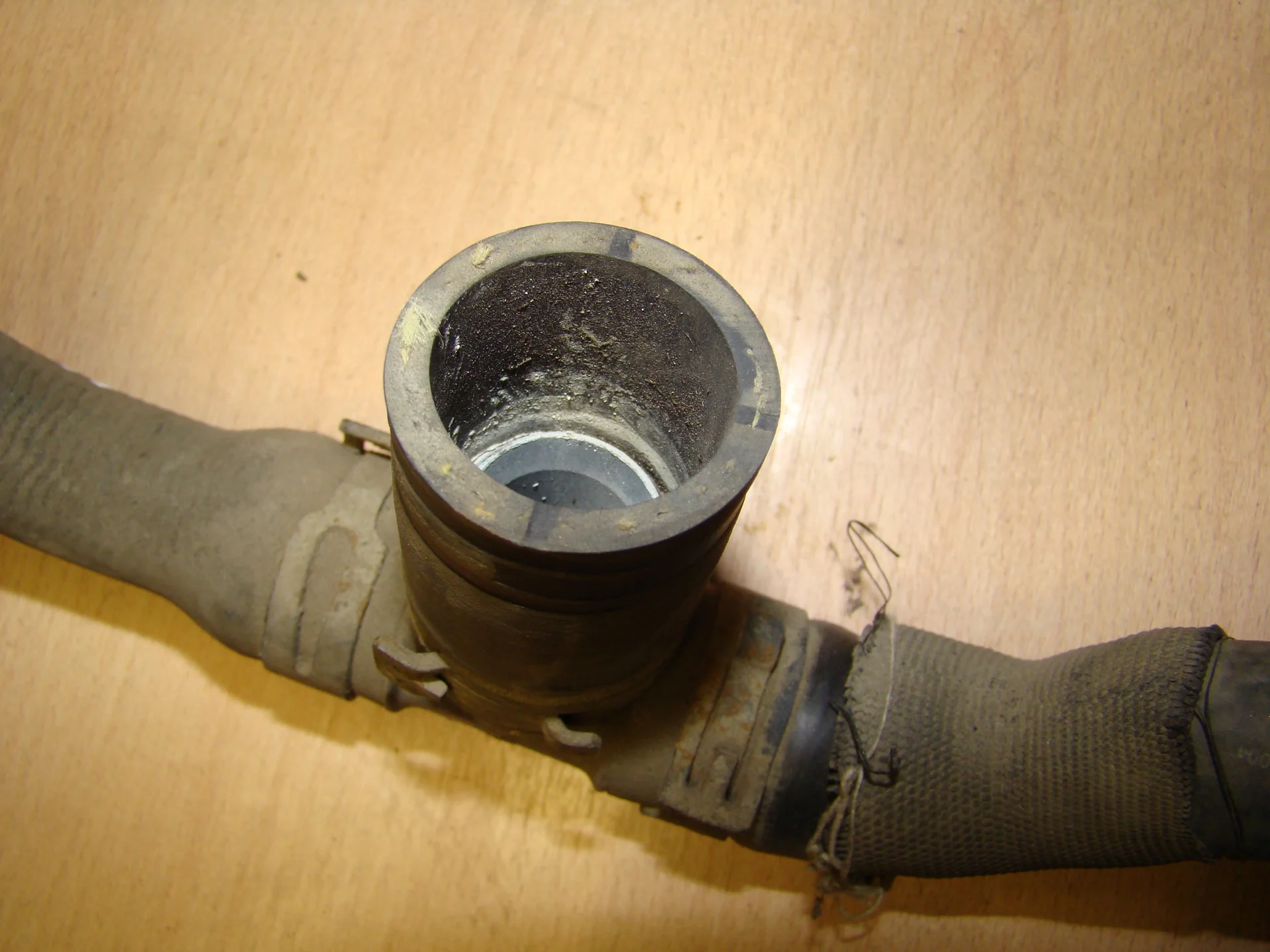 Патрубок отопителя Mercedes-Benz W203 A2038322194 - миниатюра 3