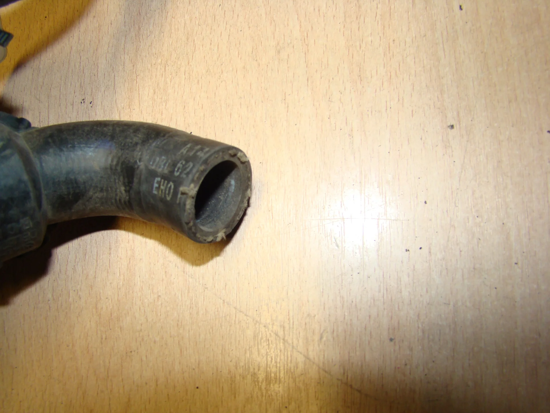 Патрубок отопителя Mercedes-Benz W140 A1408321188 - миниатюра 2