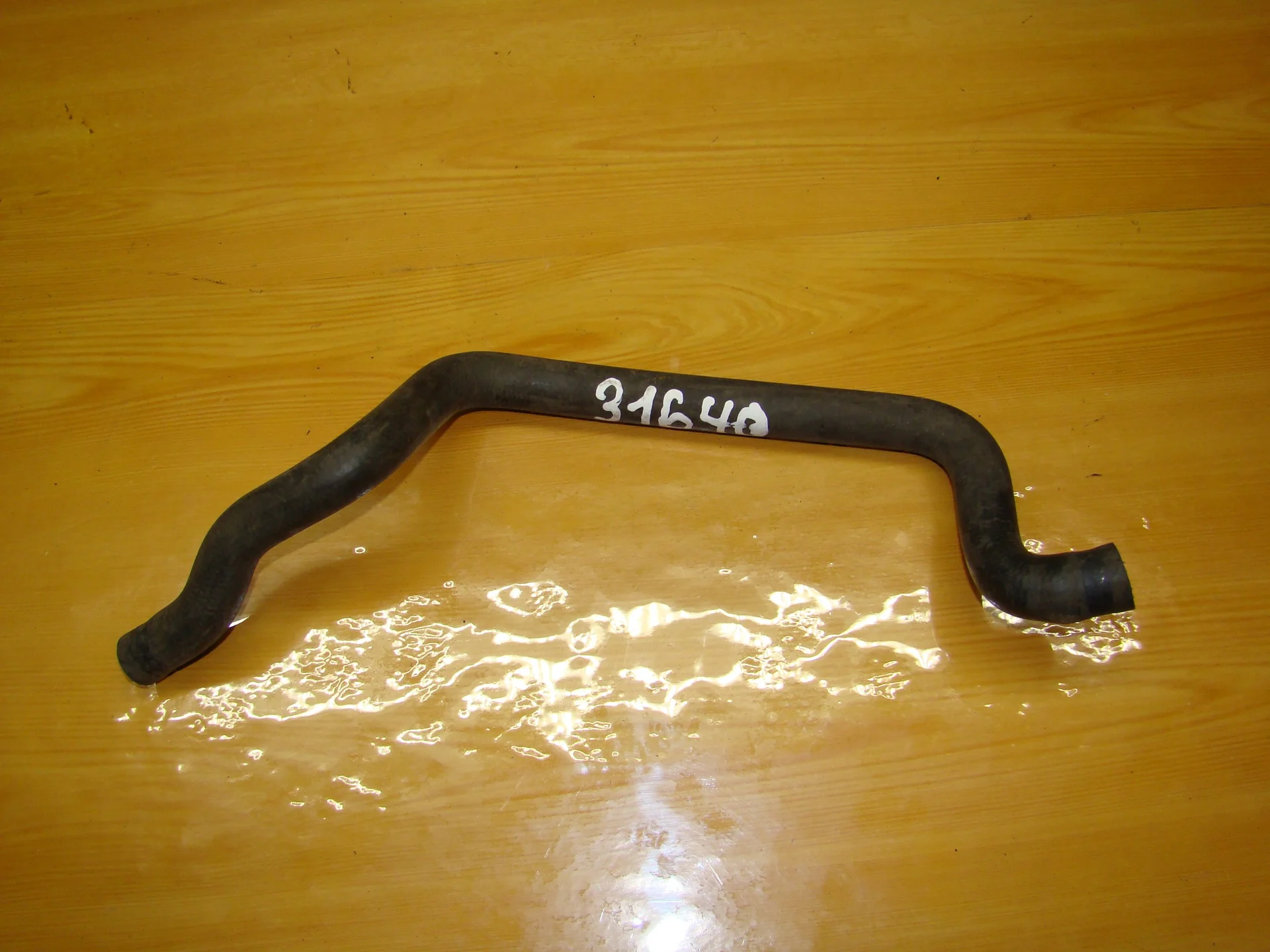 Патрубок отопителя Mercedes-Benz W124 A1248322894 - изображение 1