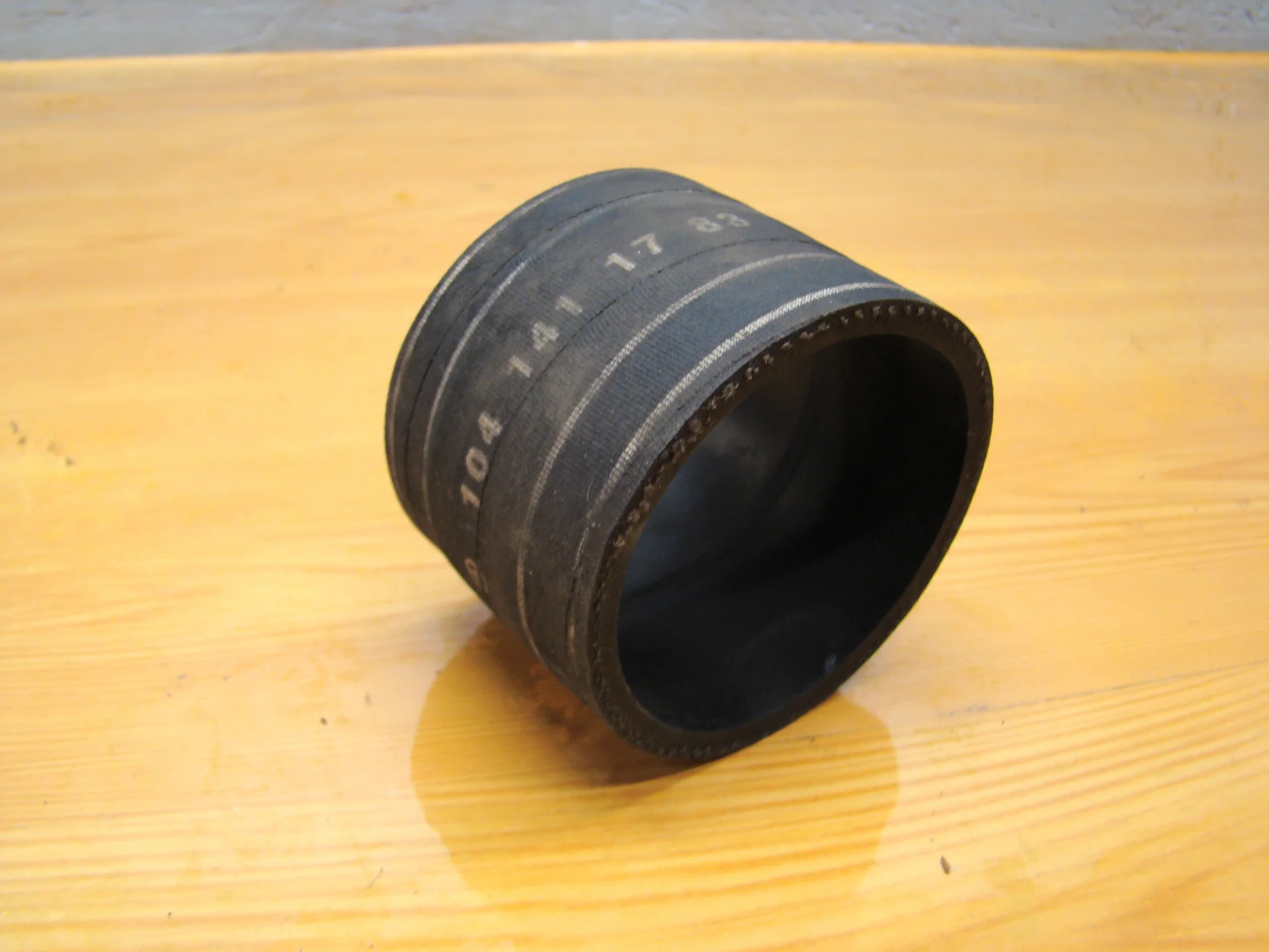 Патрубок впускного коллектора Mercedes-Benz W124 104 A1041411783 - миниатюра 3