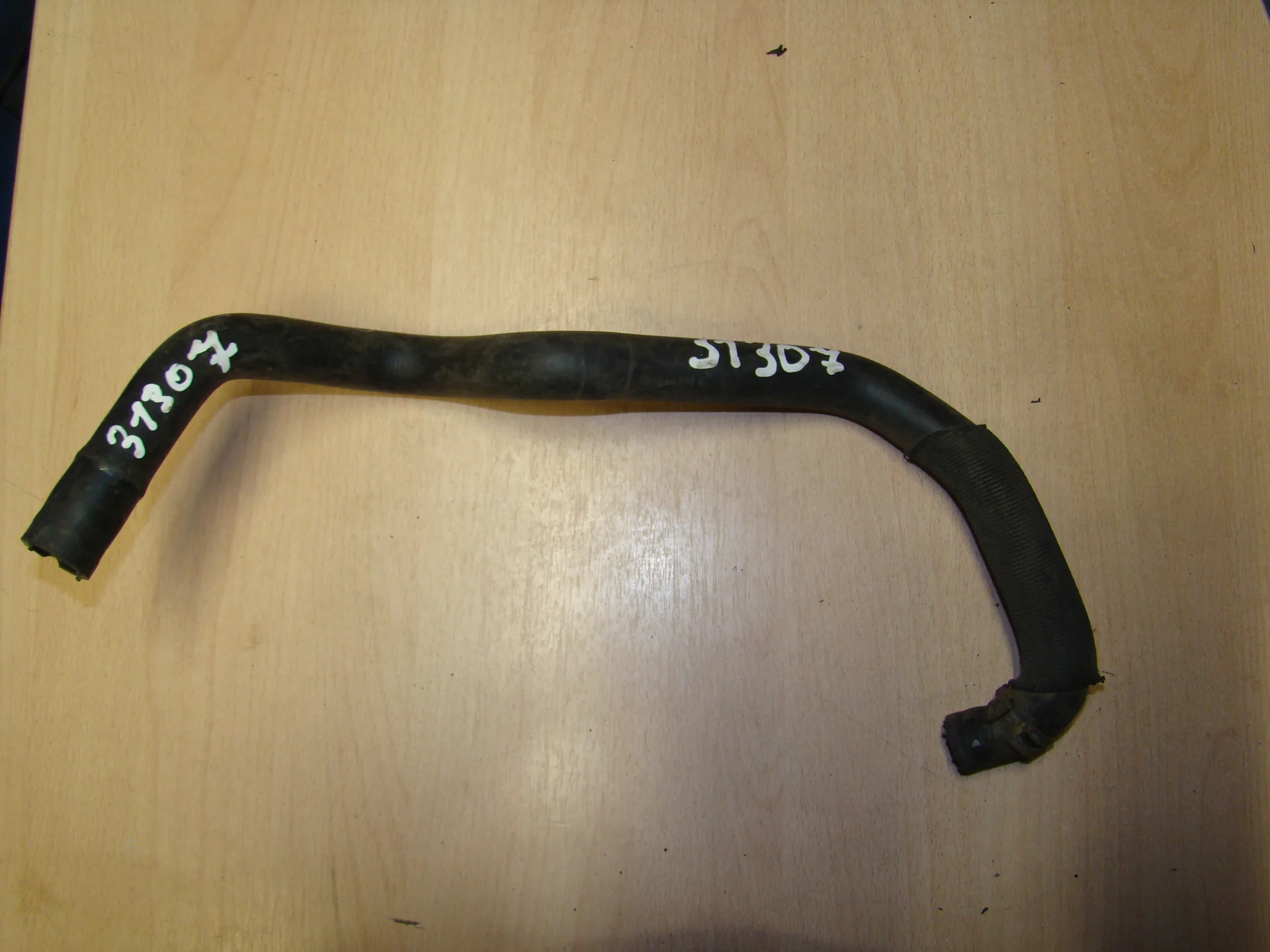 Патрубок отопителя Mercedes-Benz W211 A2118302596 - изображение 1