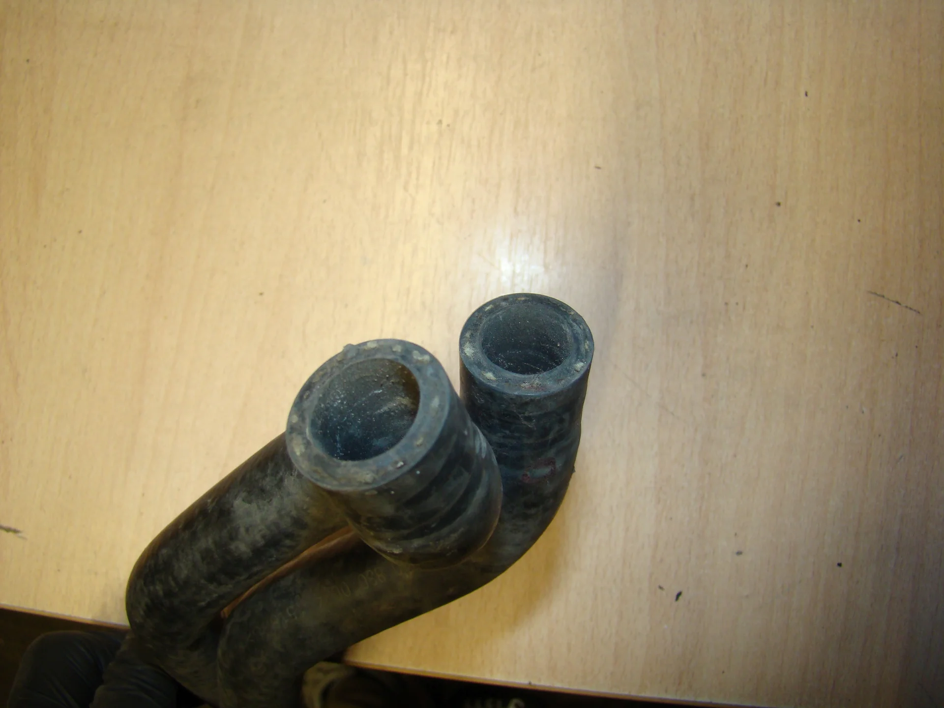 Патрубок отопителя Mercedes-Benz W210 A2108300024 - миниатюра 3