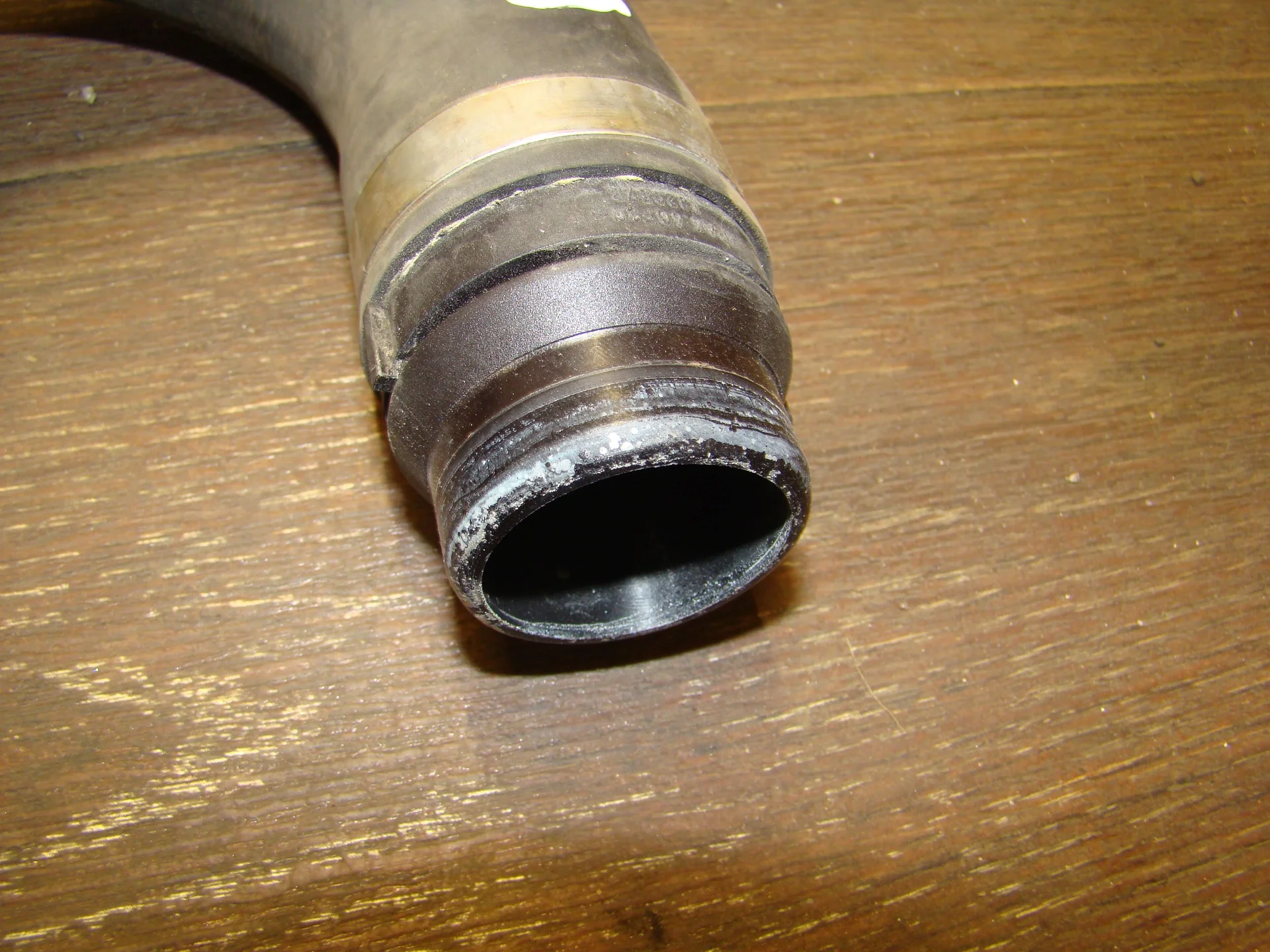 Патрубок системы охлаждения Mercedes-Benz W639 272 A6395016682 - миниатюра 2