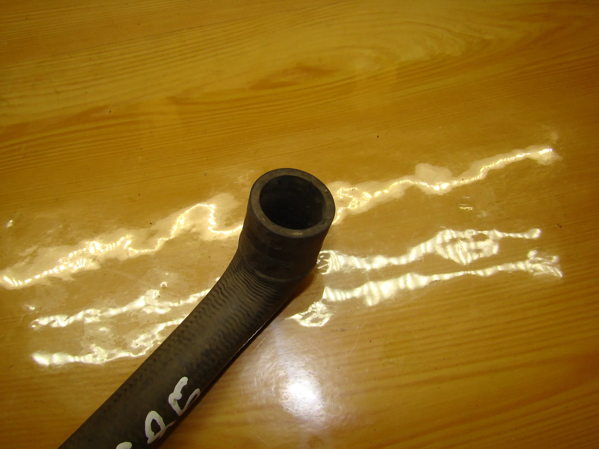 Патрубок системы охлаждения Mercedes-Benz W210 A2105015882 - миниатюра 2
