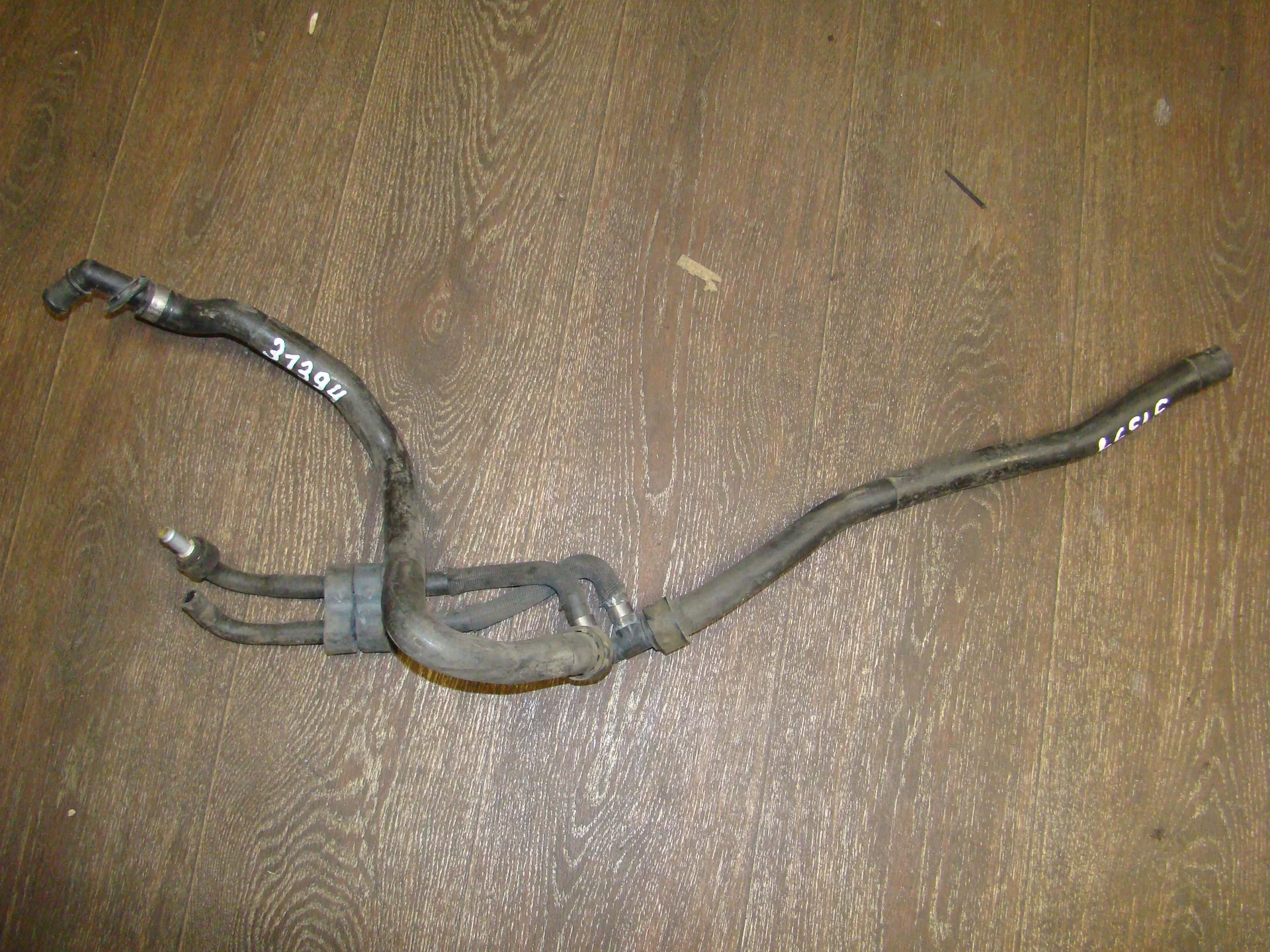 Патрубок отопителя Mercedes-Benz W211 A2118302196 - изображение 1
