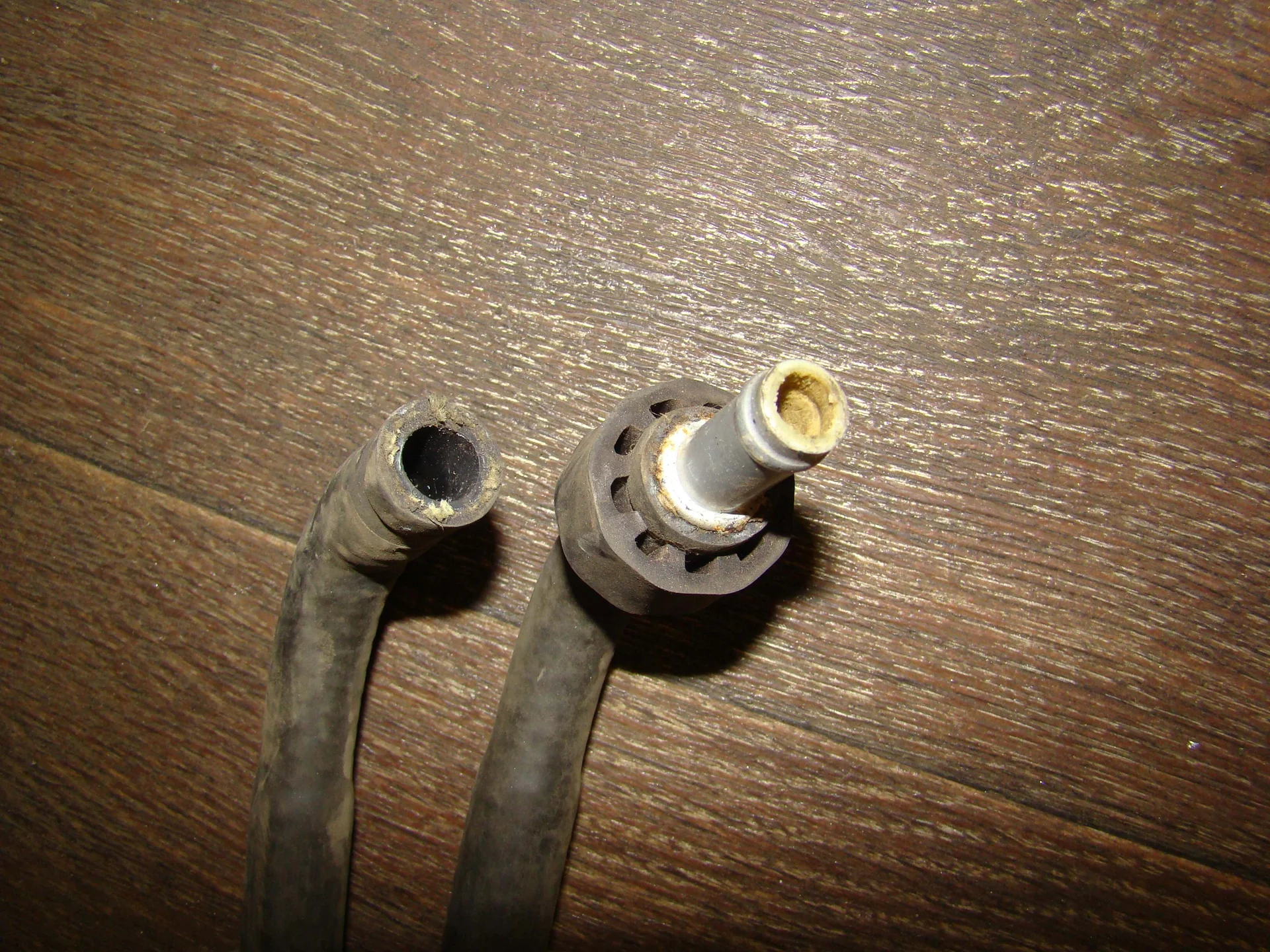 Патрубок отопителя Mercedes-Benz W211 A2118302196 - миниатюра 2