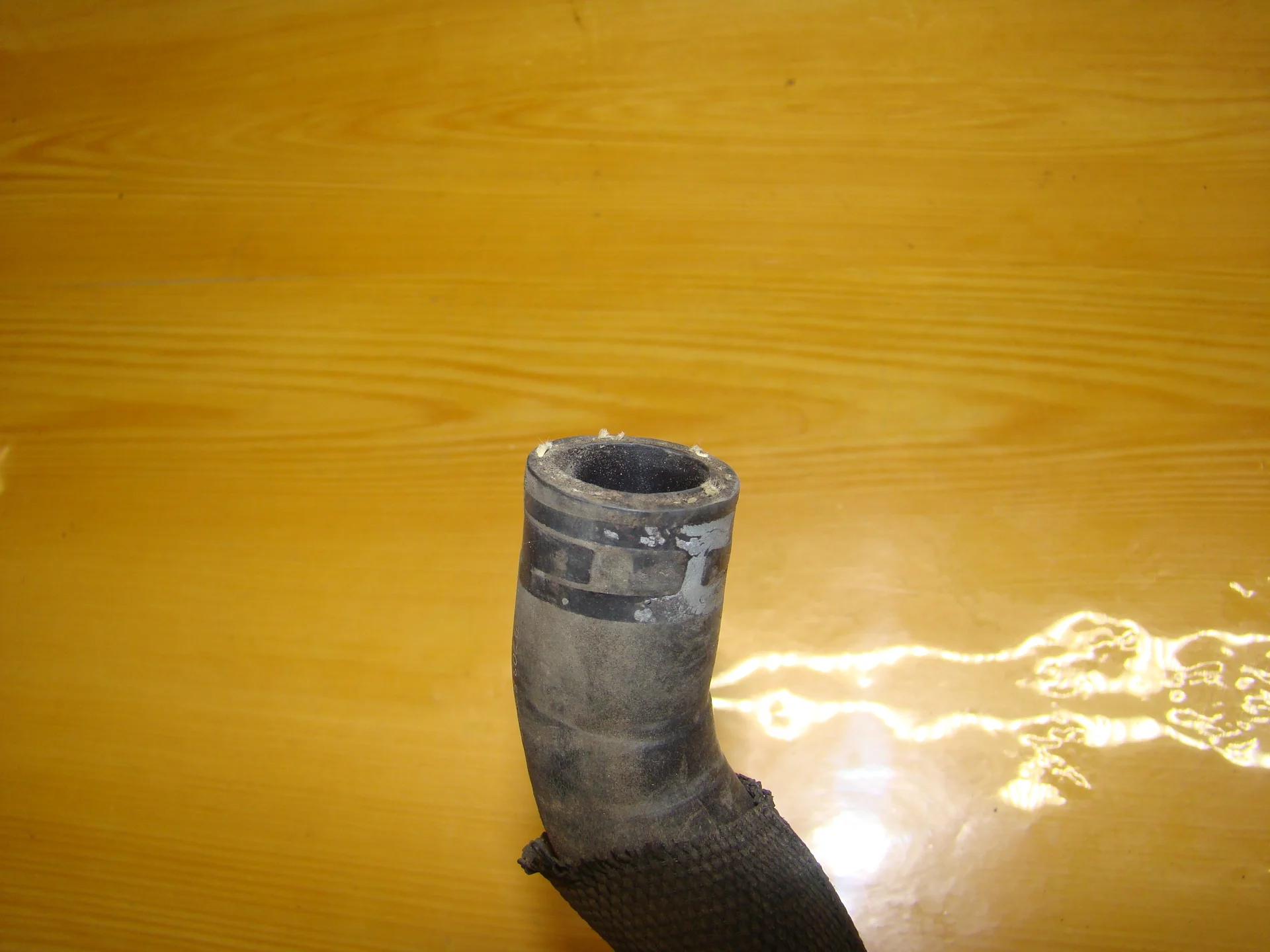Патрубок отопителя Mercedes-Benz W203  A2038300796 - миниатюра 4