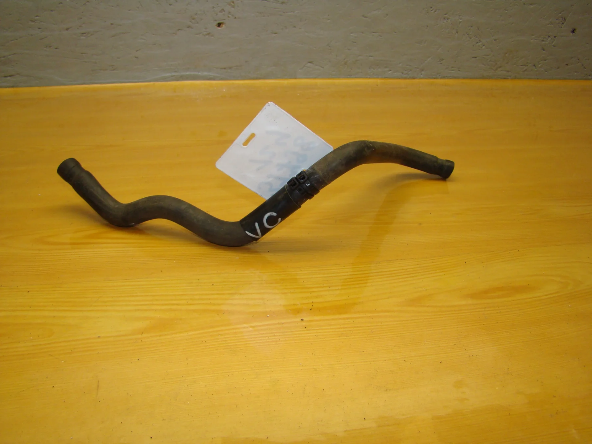 Патрубок отопителя Mercedes-Benz W124 A1248327693 - изображение 1